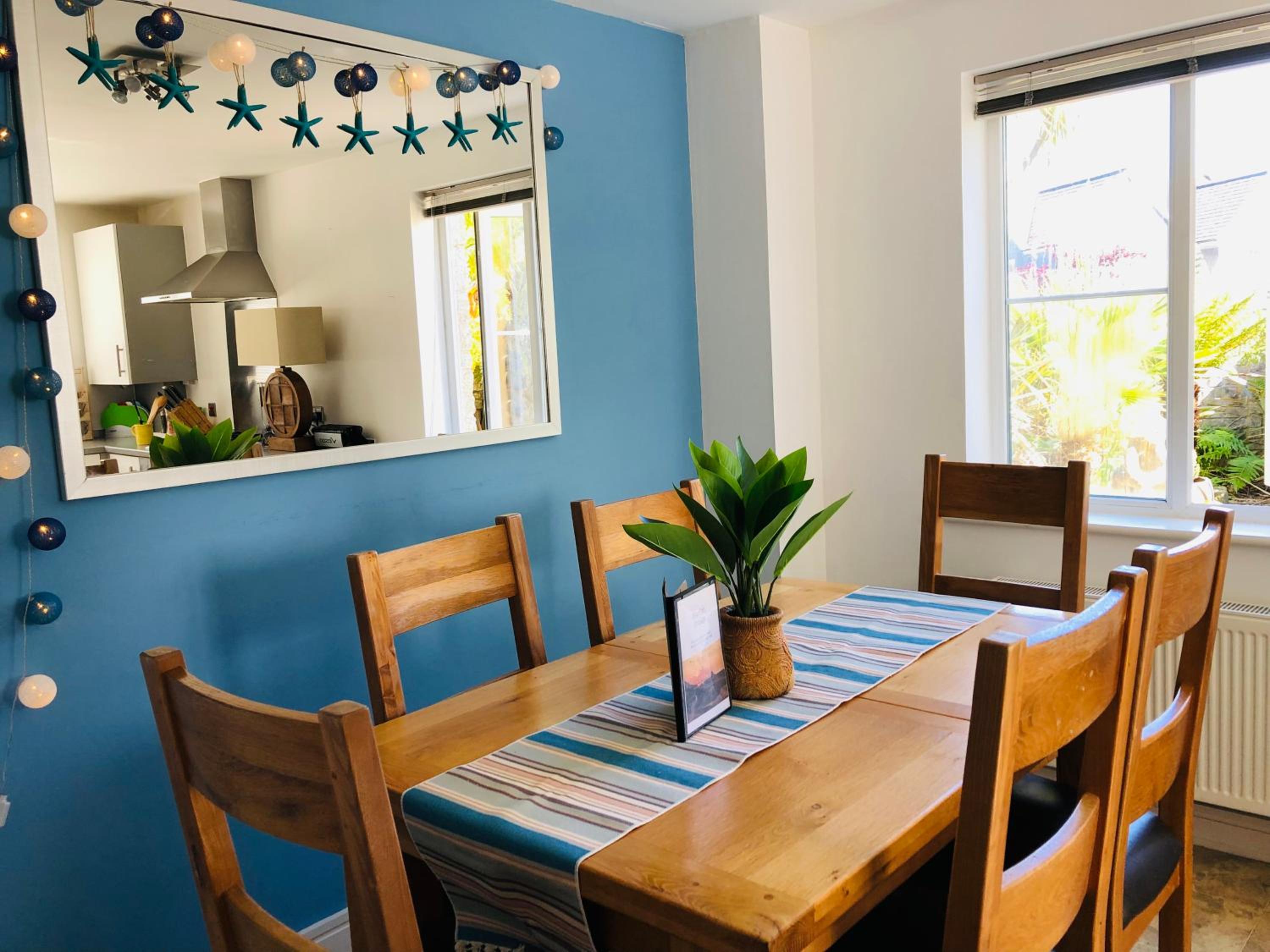 Starfish Cottage- private beach access- dog friendly view 4
