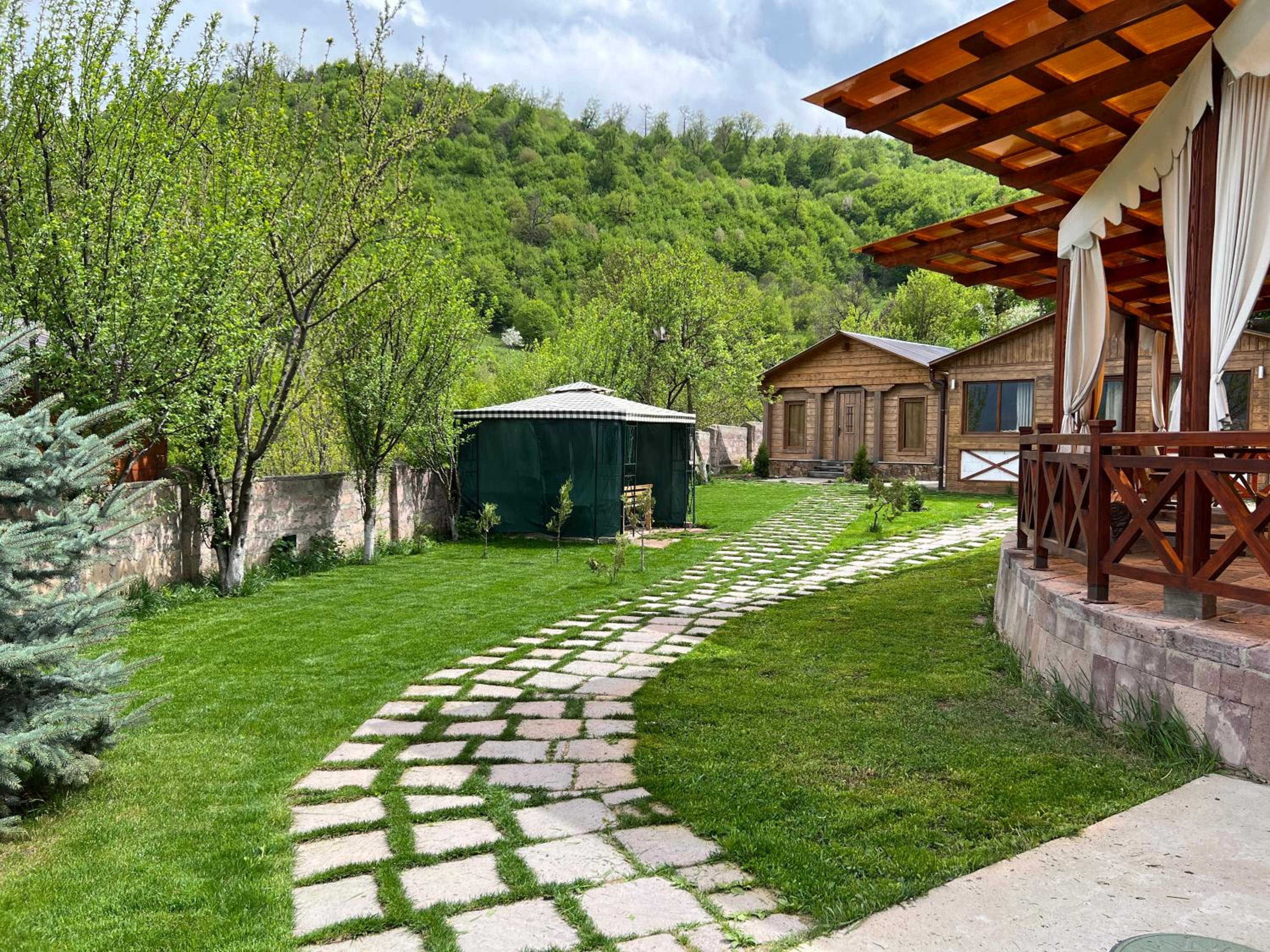 Balkonchik GuestHouse