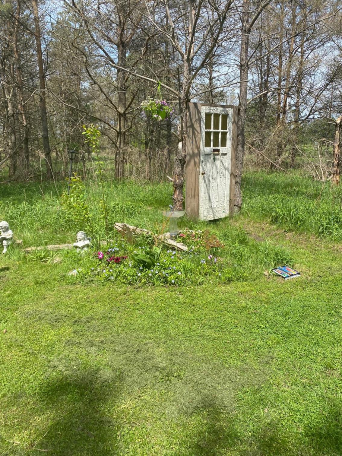 Dreamers Writing Farm, 3 Wooded Acres, Hepworth
