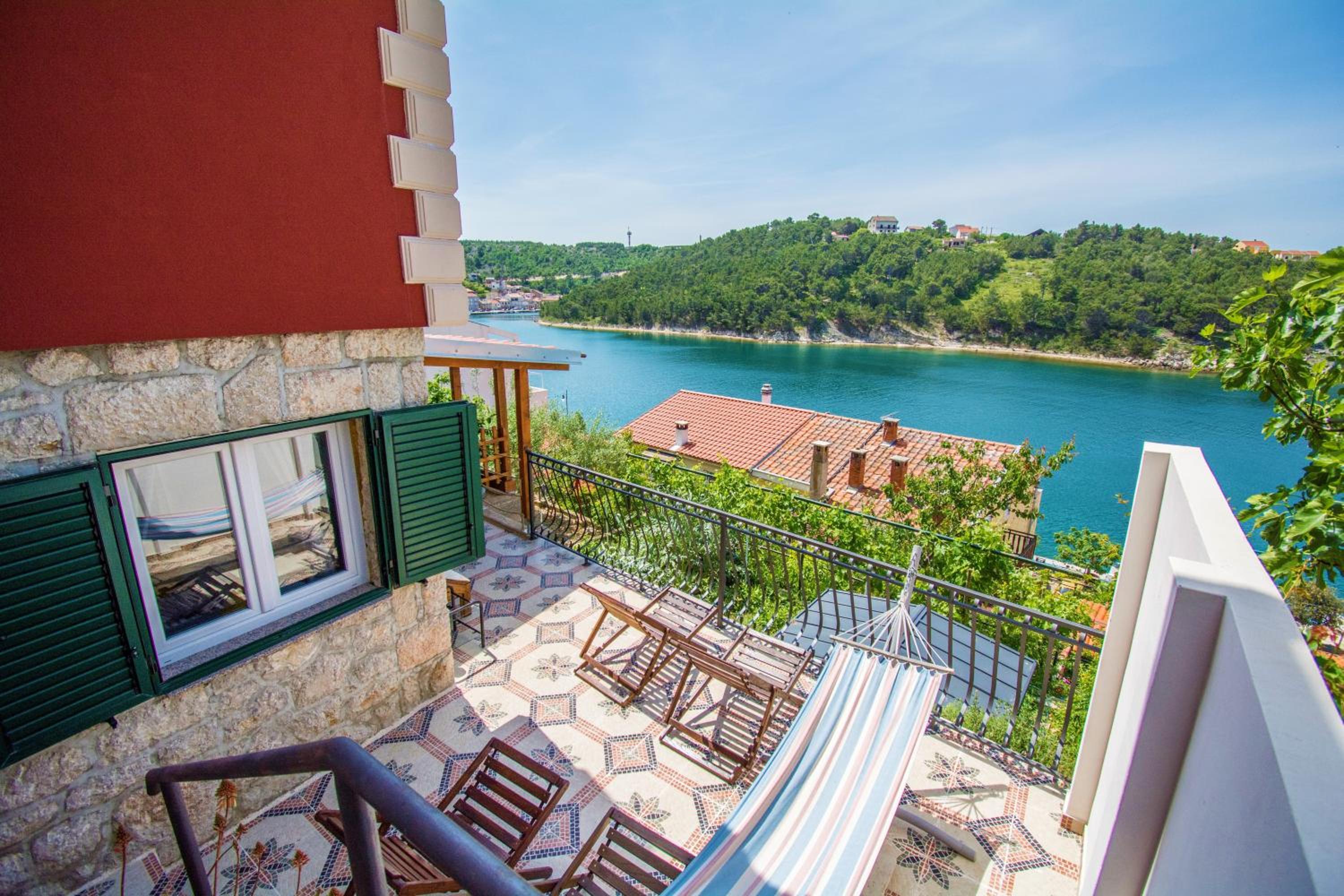 Apartments Mali Dvor Novigrad view 5