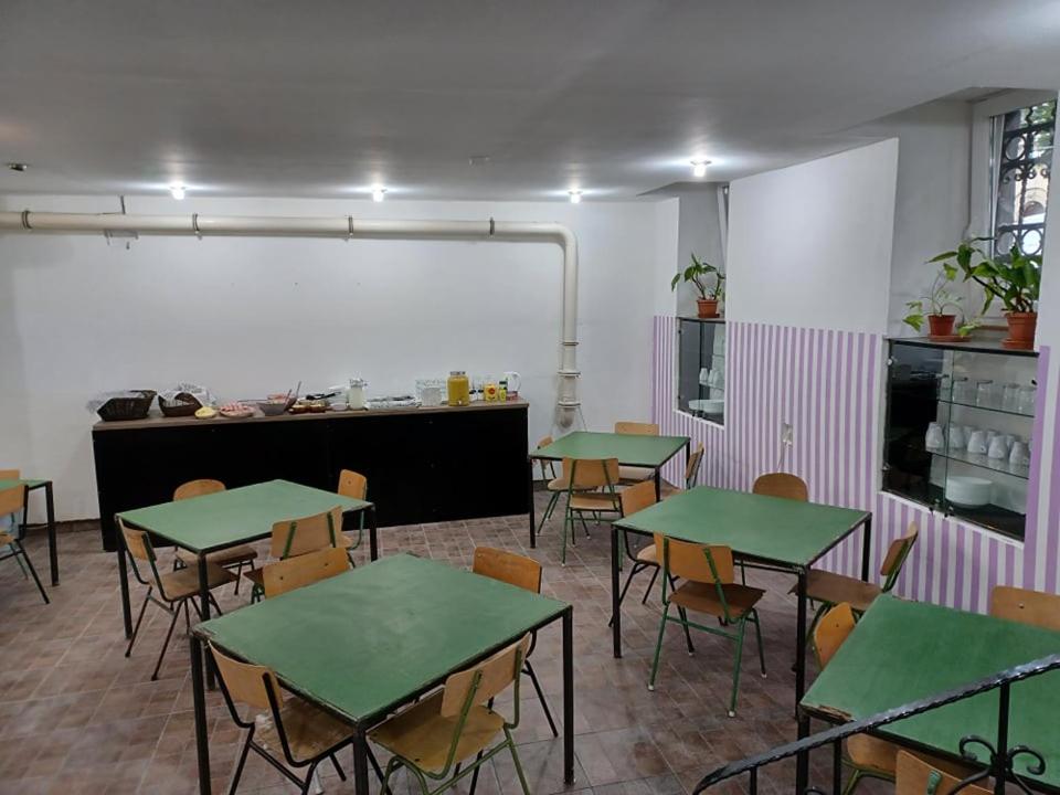 Baroque Hostel & Coworking