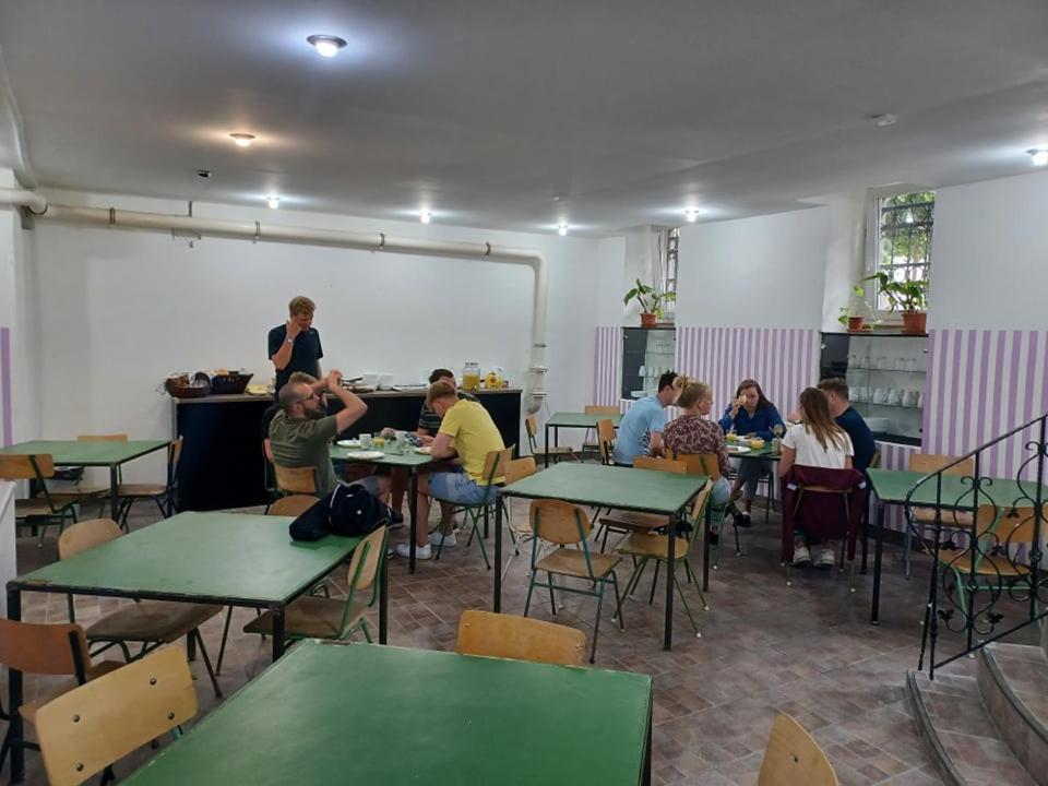 Baroque Hostel & Coworking