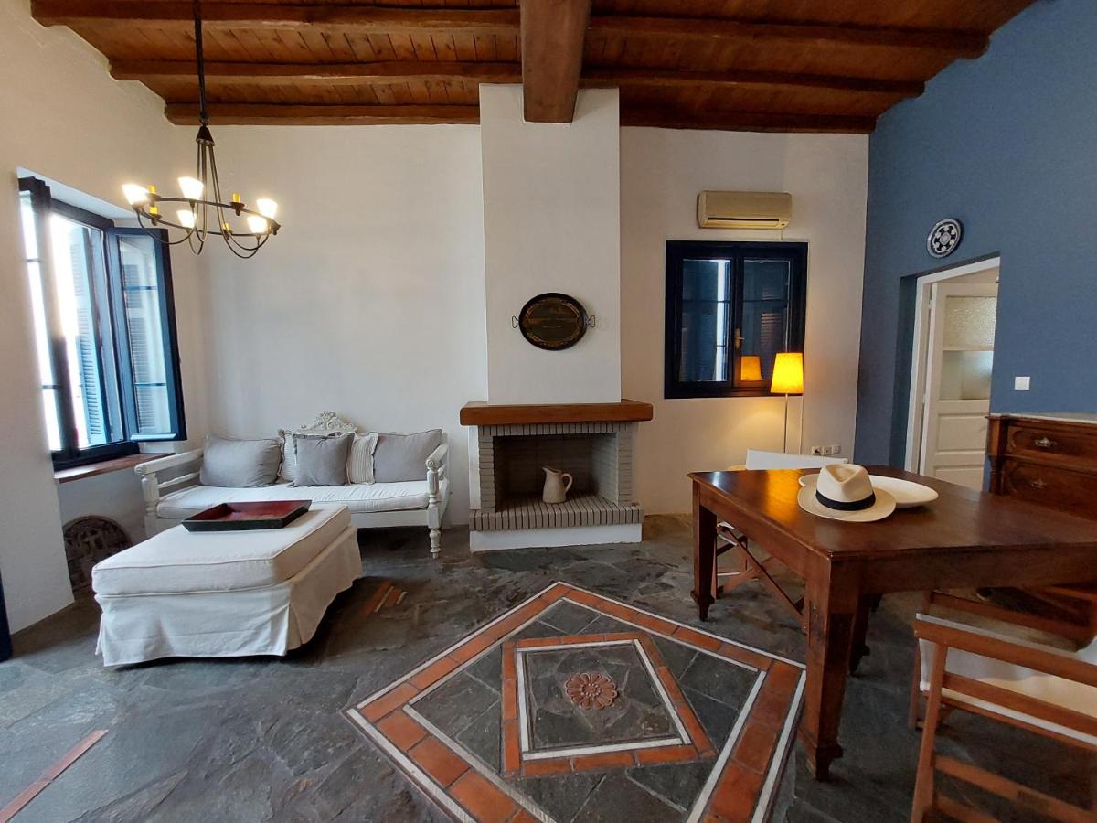 G-House of Tinos view 3