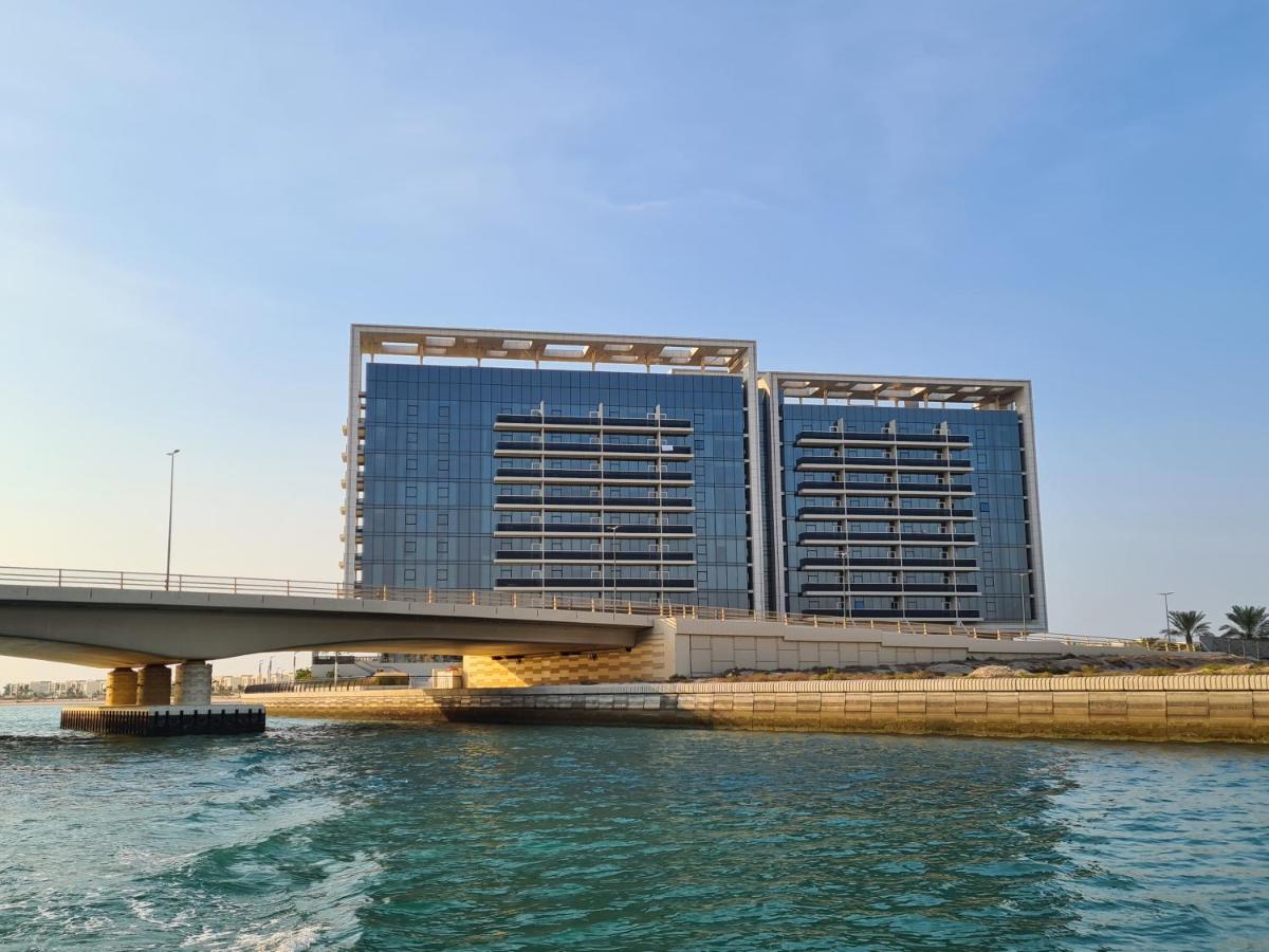 LUXURY 2 Bedroom Apartment in GATEWAY Residence