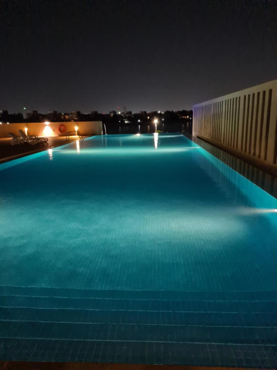 LUXURY 2 Bedroom Apartment in GATEWAY Residence