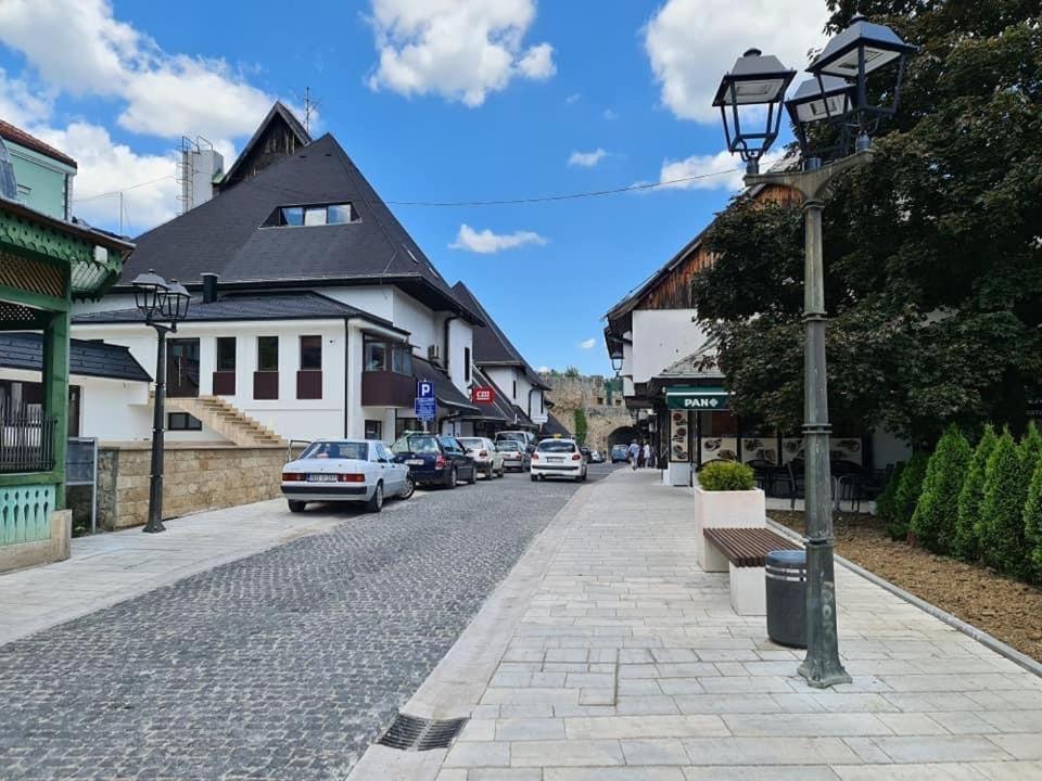 Amar Apartmani, Jajce