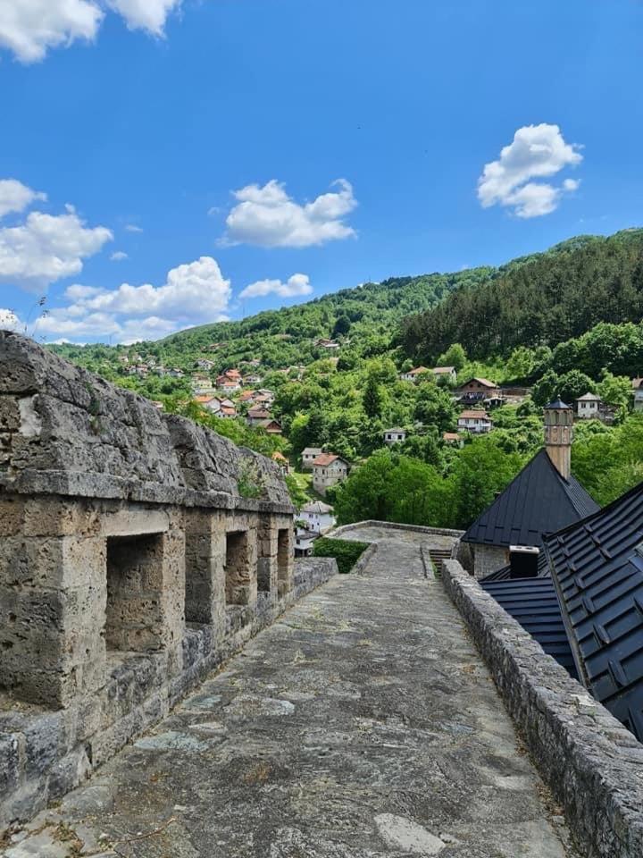 Amar Apartmani, Jajce