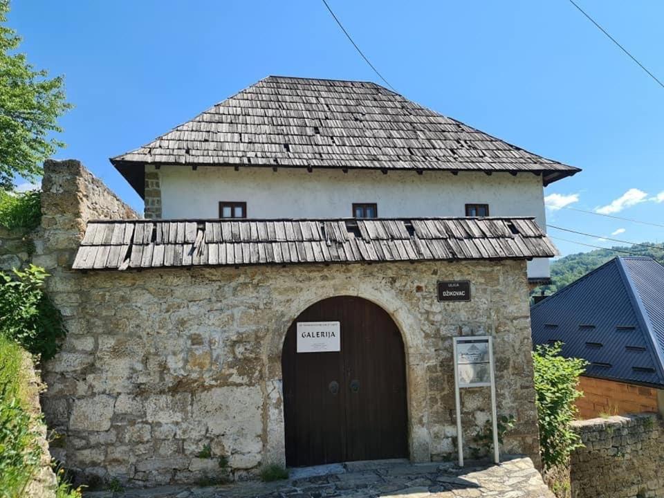 Amar Apartmani, Jajce