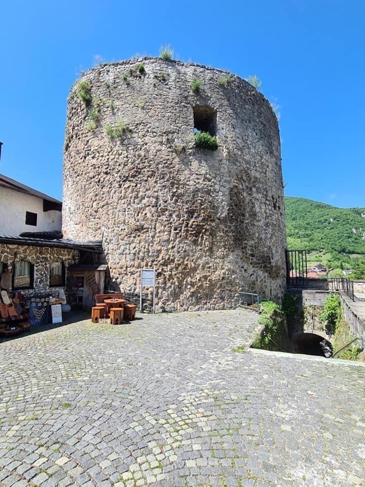 Amar Apartmani, Jajce