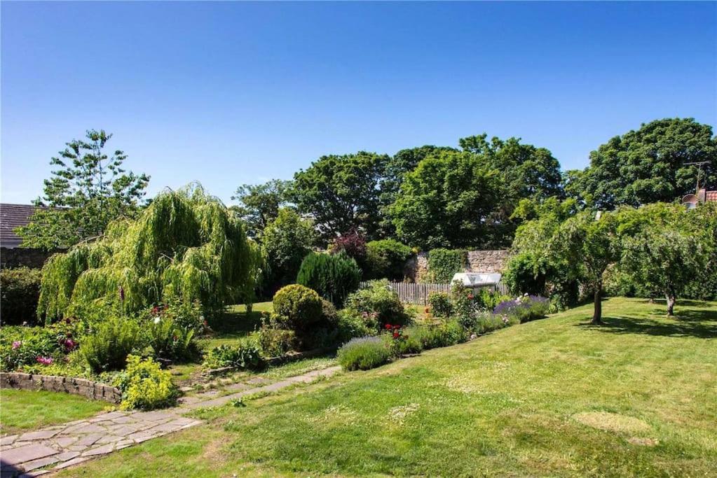 Luxury 5-bed Villa - Winfields House view 3