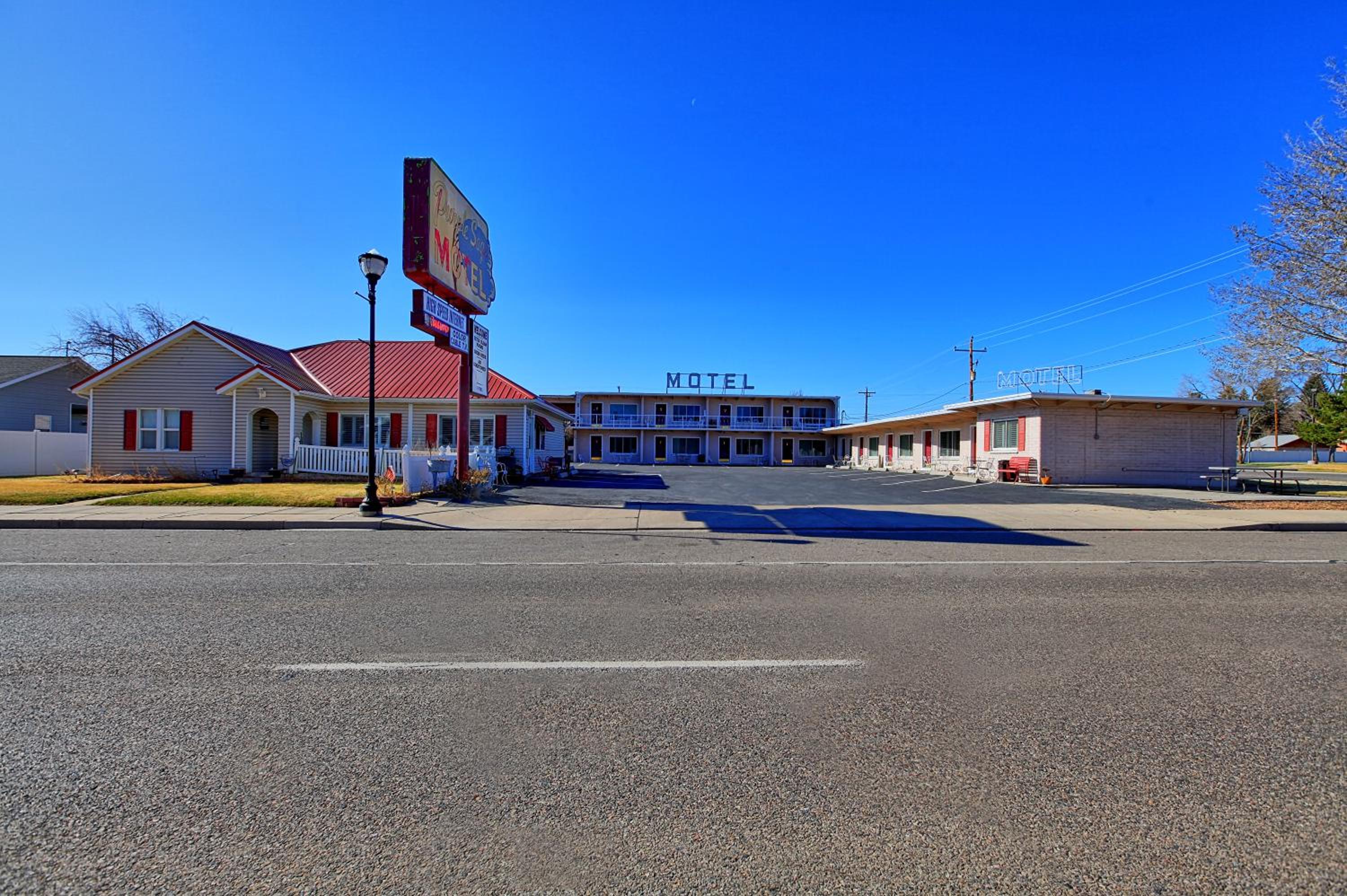 Purple Sage Motel view 5