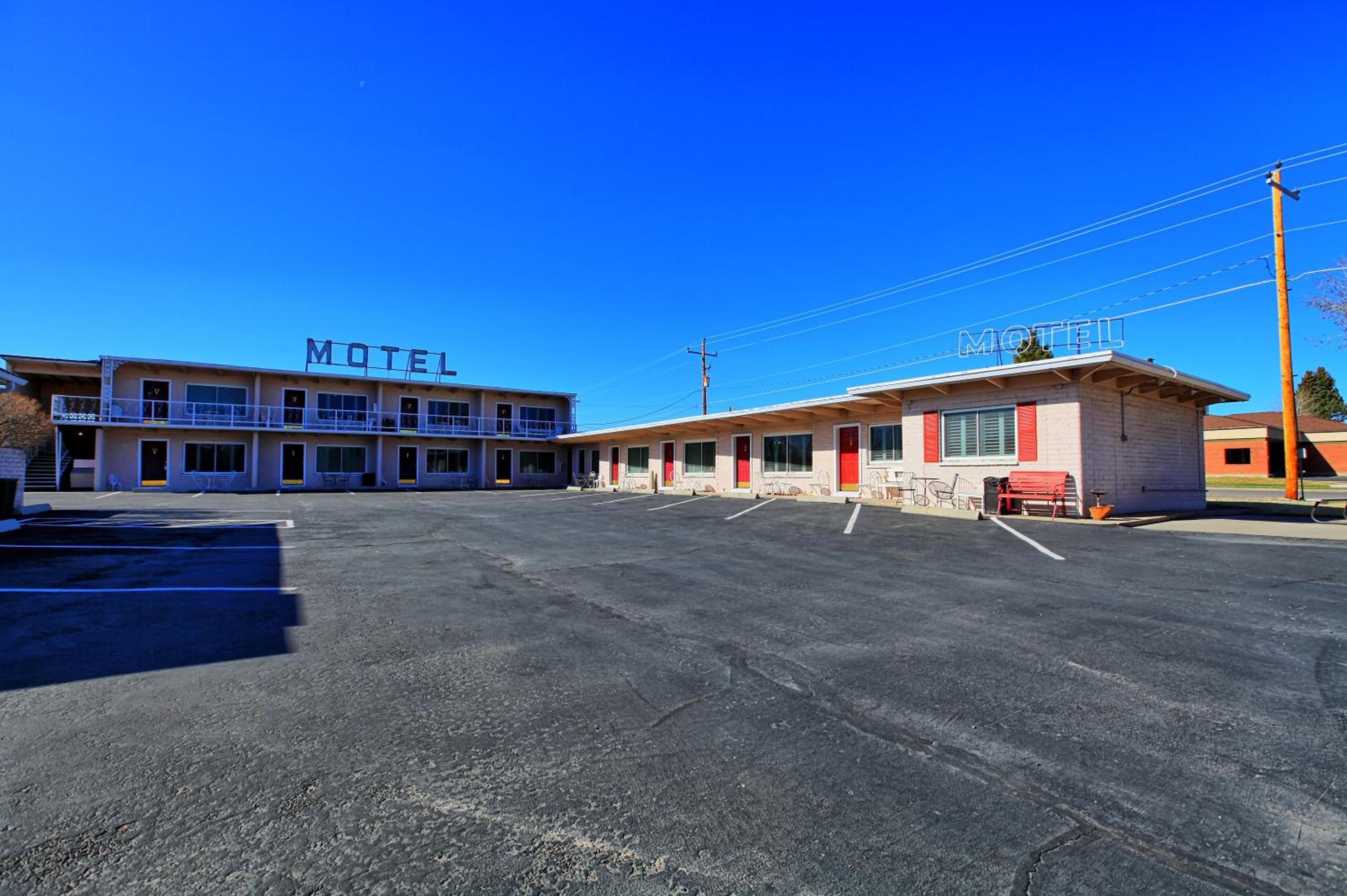 Purple Sage Motel view 4