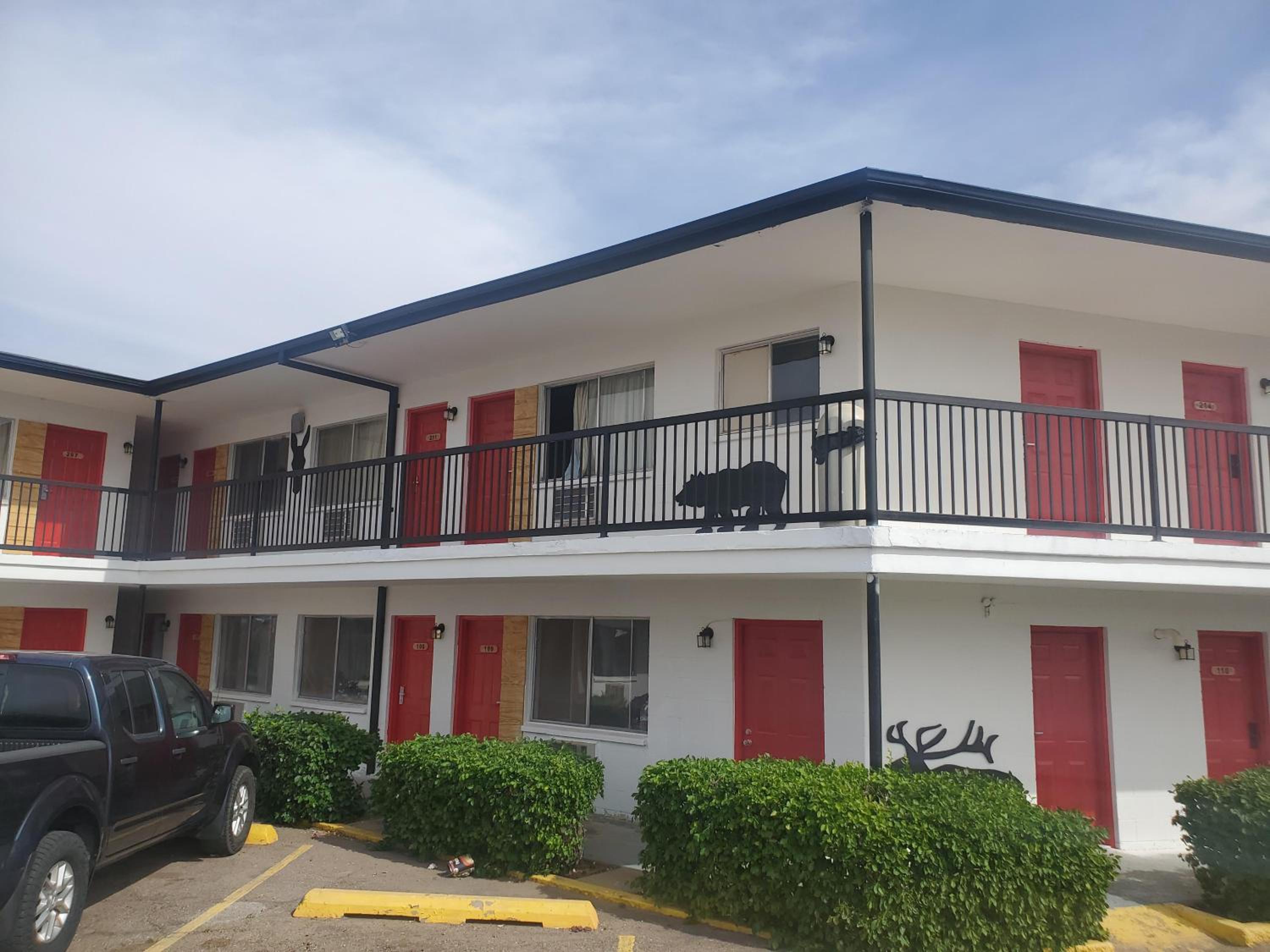 Tucumcari Vacations - Almara Inn - Property Image 3