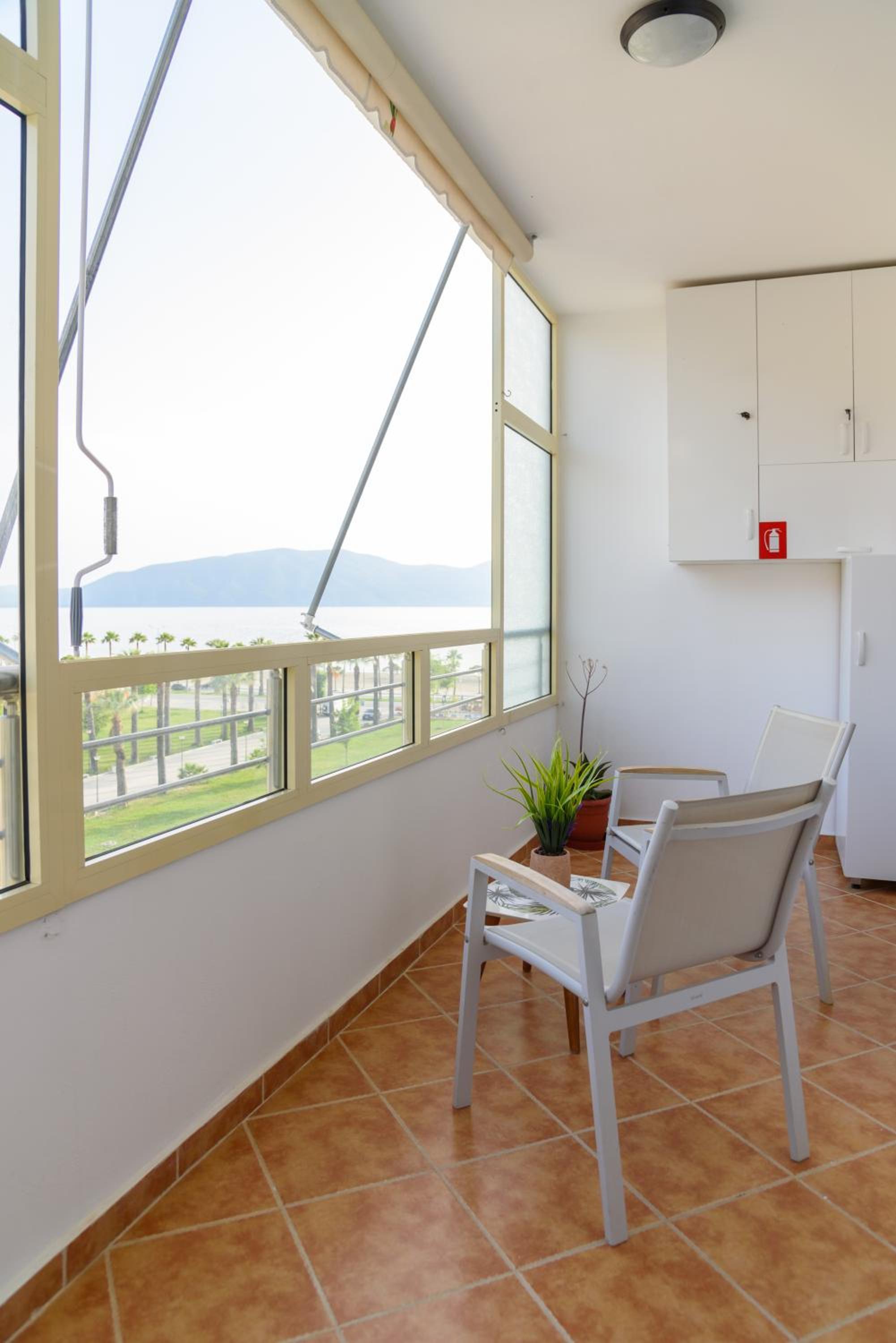 Dante Apartment Sea View