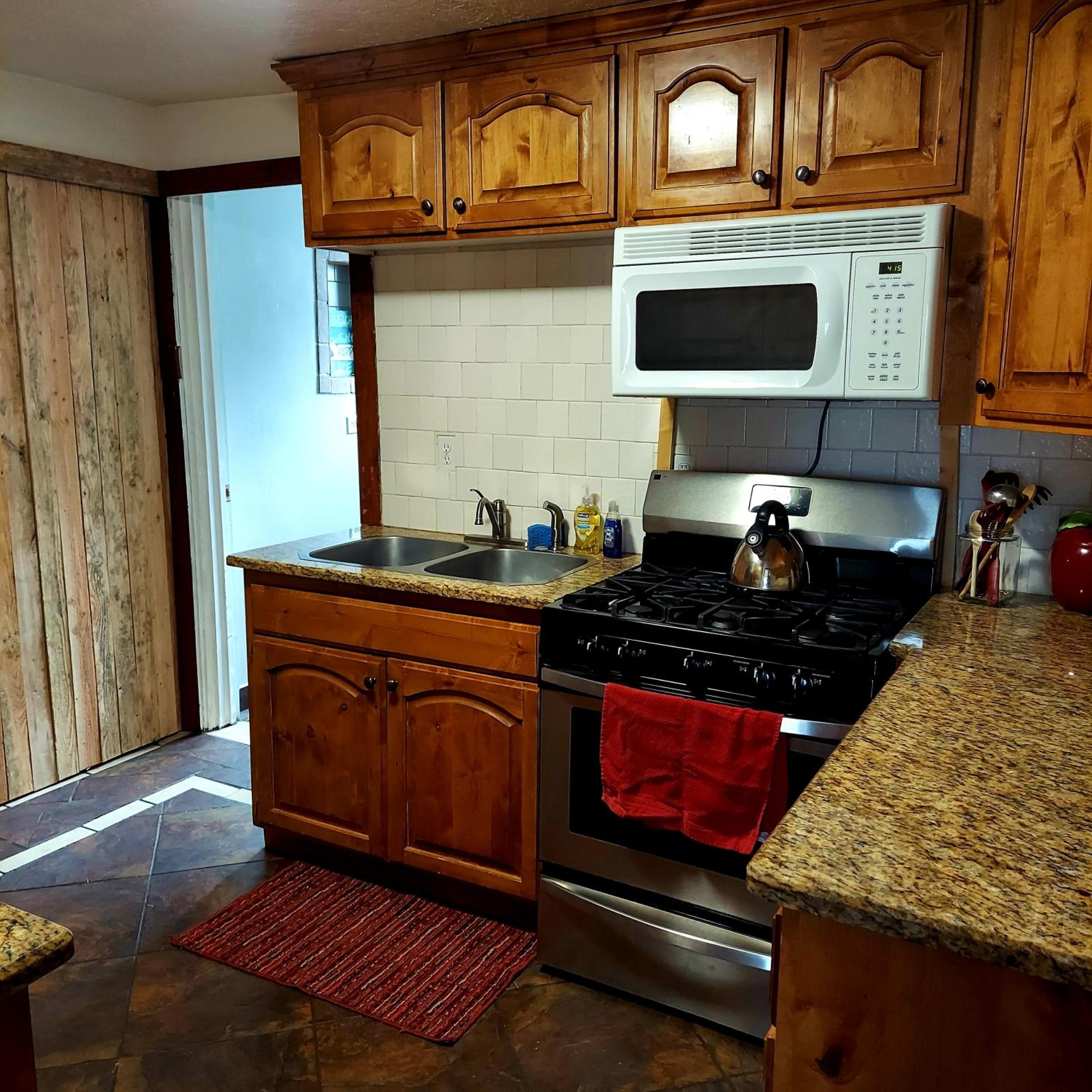 Vintage Cozy Family Home near National Parks