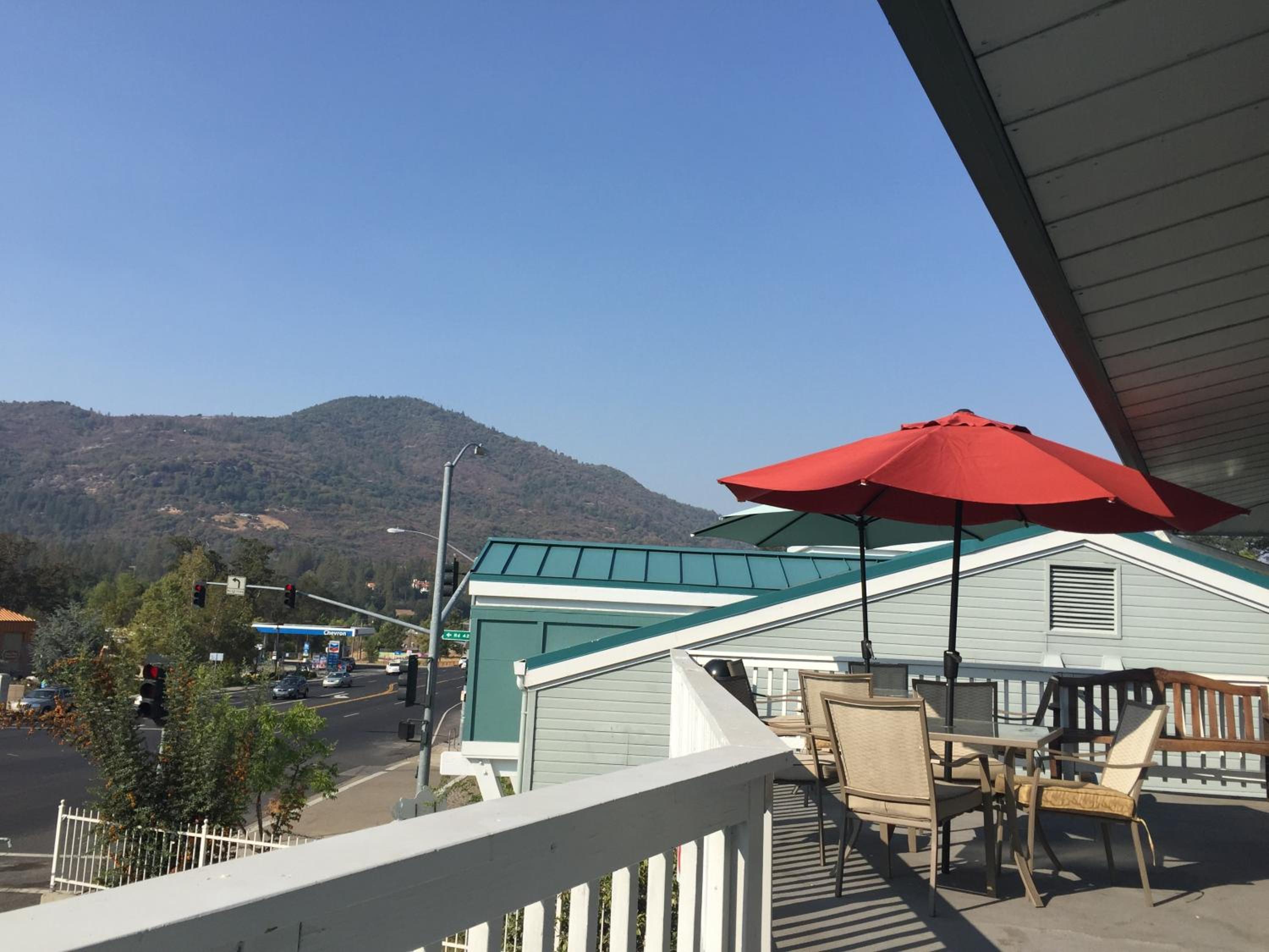 Oakhurst Lodge view 2