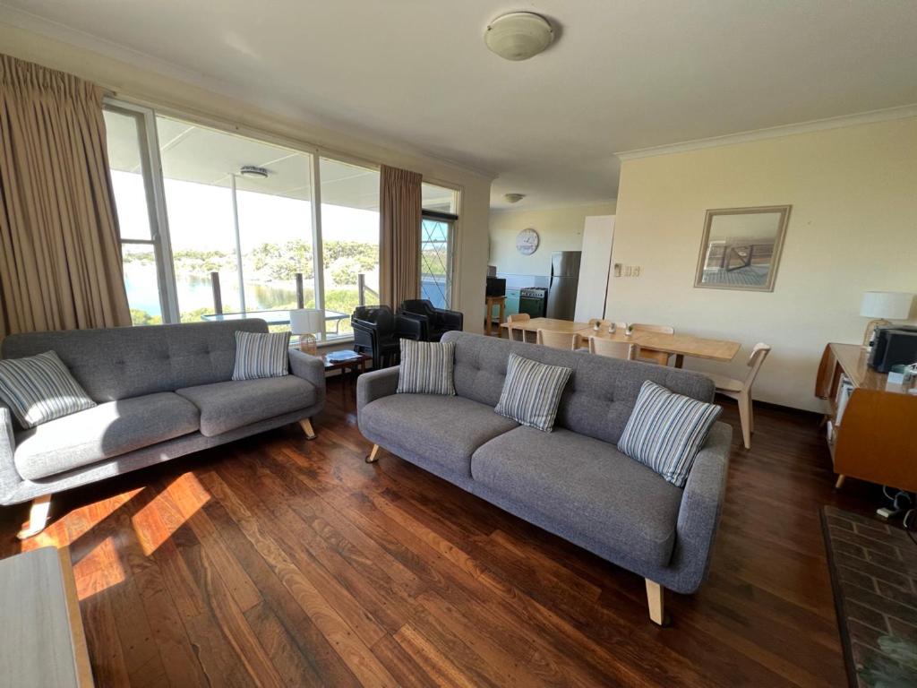 River Panorama Beach House