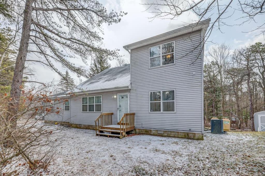 Hotel The Gap View Poconos Family Getaway with Game Room - Image 1