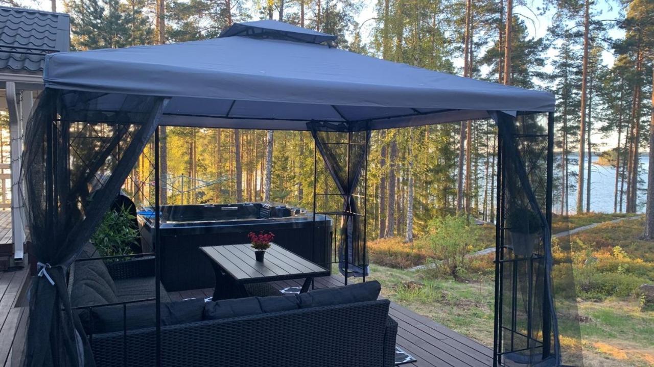 Elegant villa on the shore of Lake Saimaa view 4