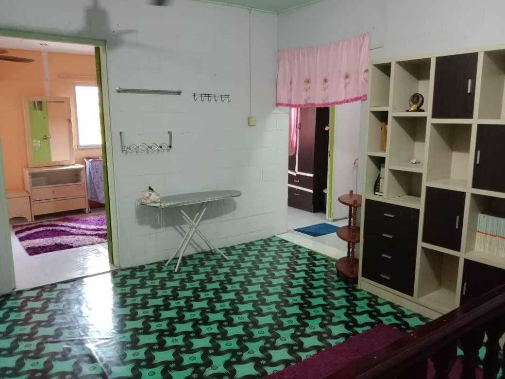 HOMESTAY AINNUR SEMARAK photo 8