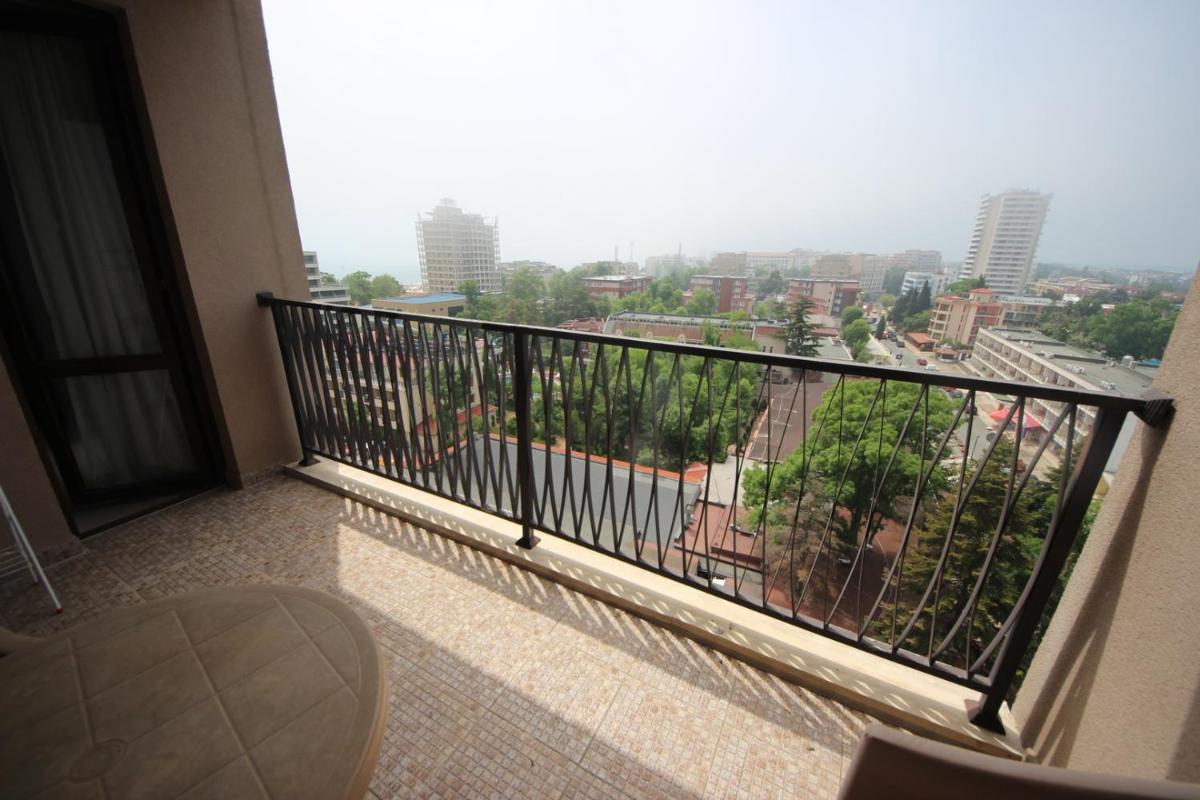 Menada Apartments in Royal Beach