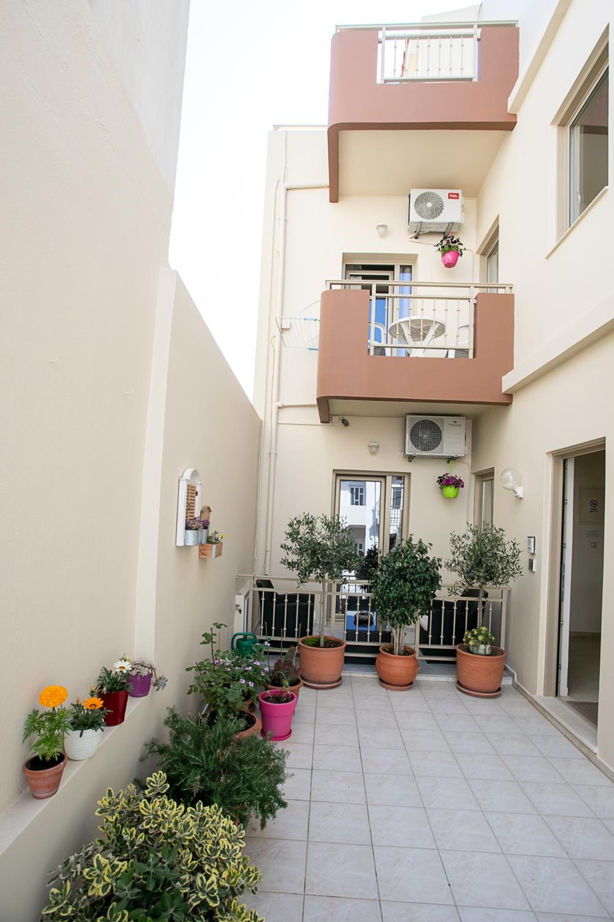Rania Studios
