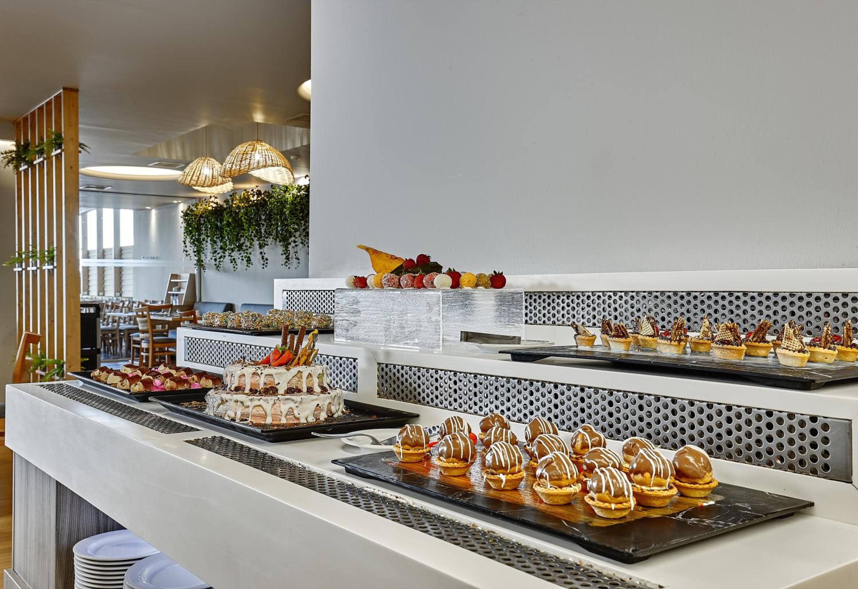 Blue Marine Resort and Spa Hotel