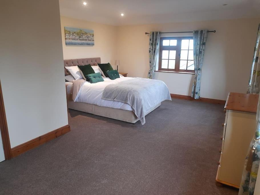 Cornish rural holiday home with stunning far reaching views view 5