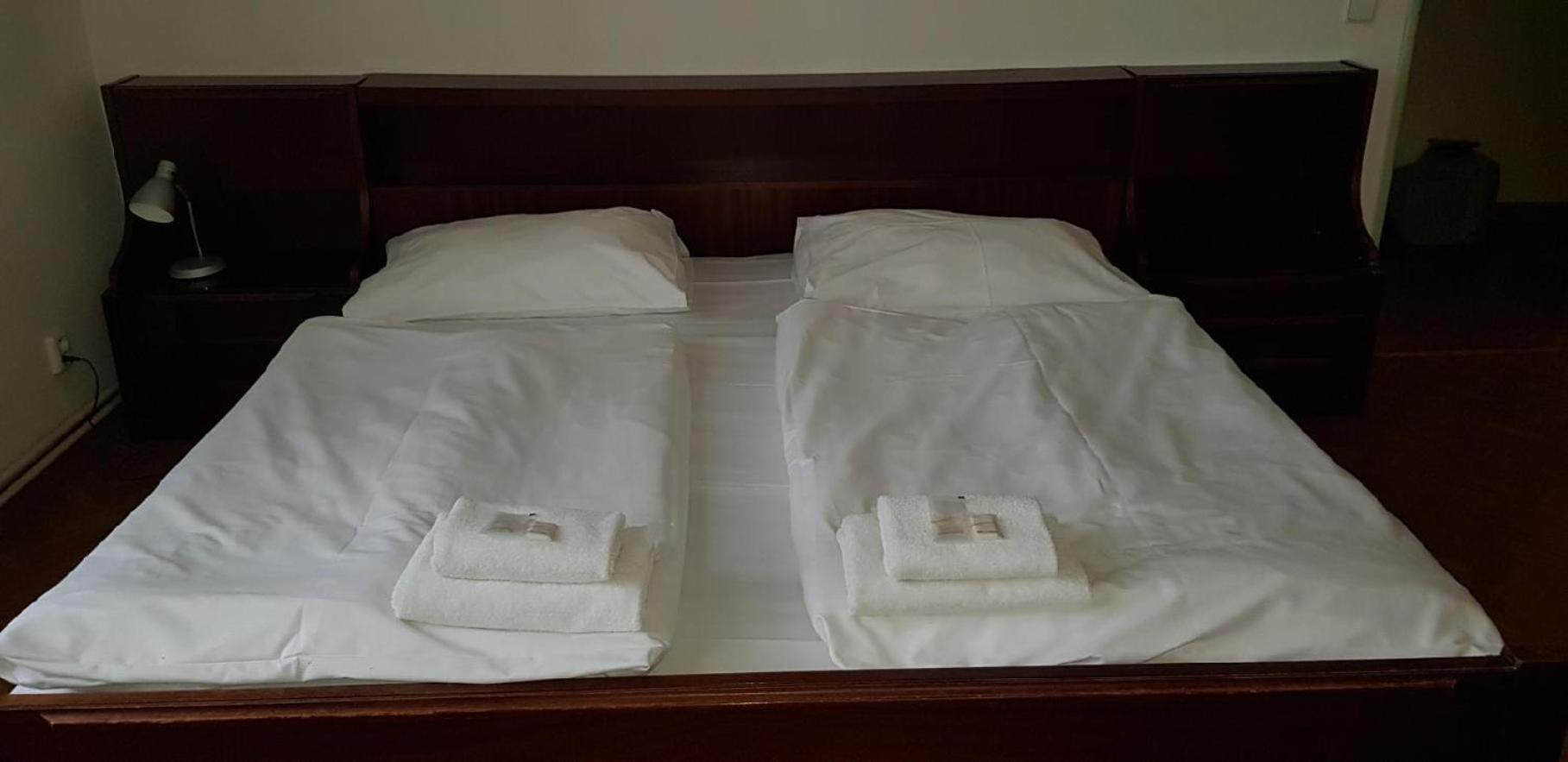 THE Z ACCOMMODATION