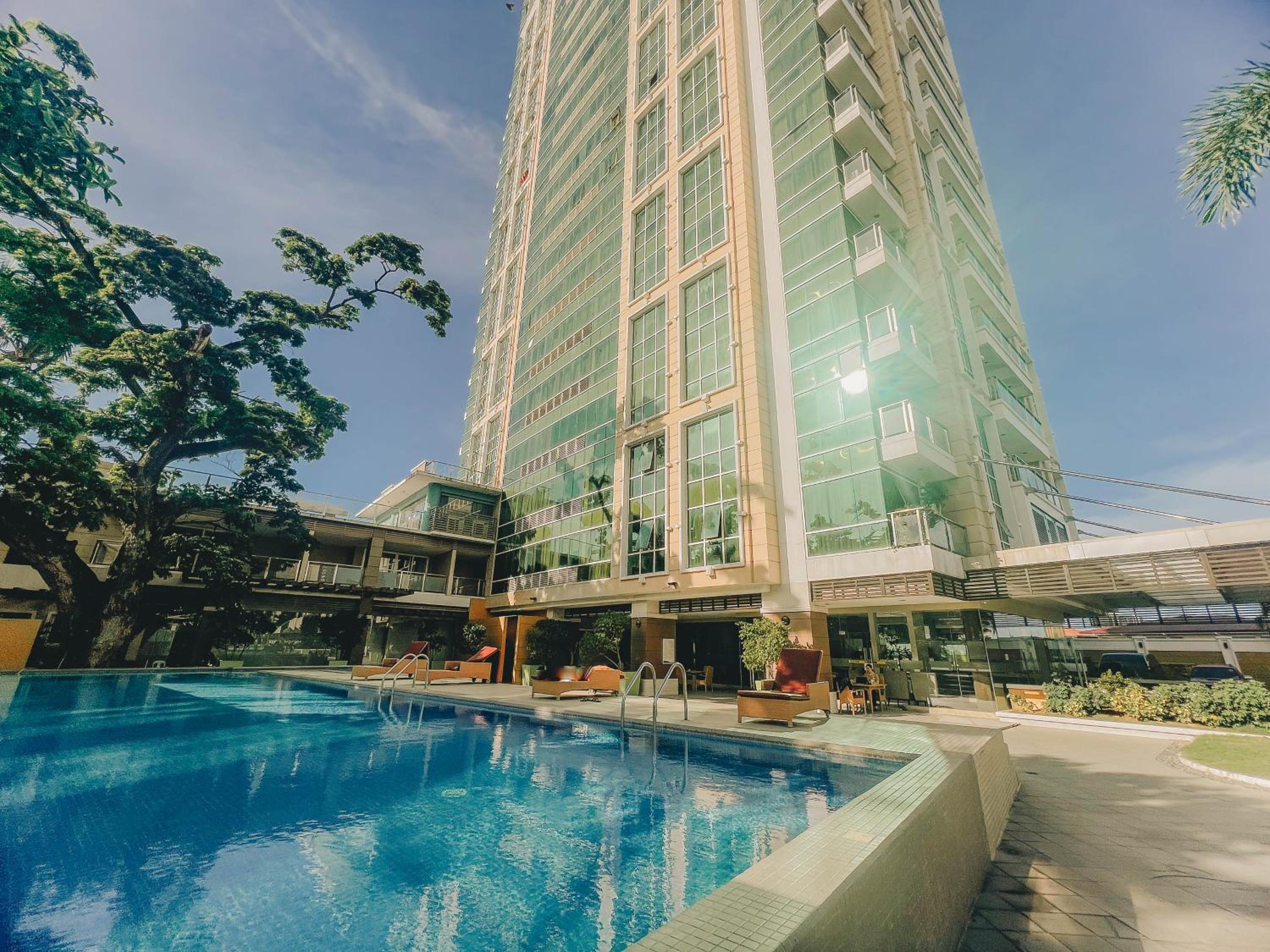Ayala Mall 10mins walk Cebu City Apartment & Pool
