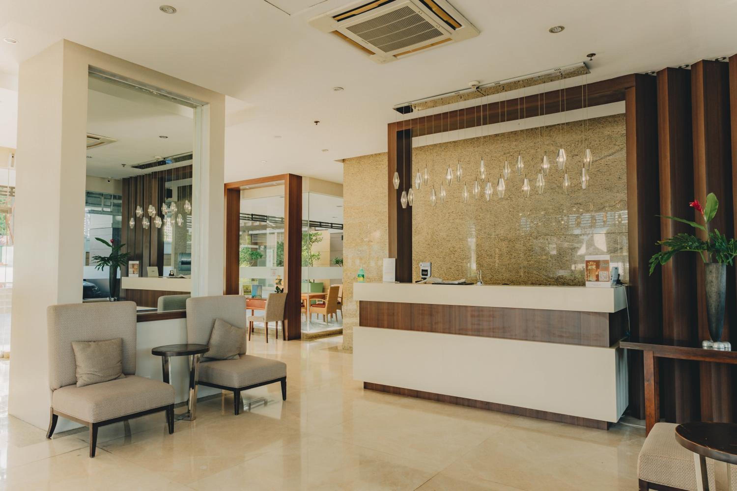 Ayala Mall 10mins walk Cebu City Apartment & Pool