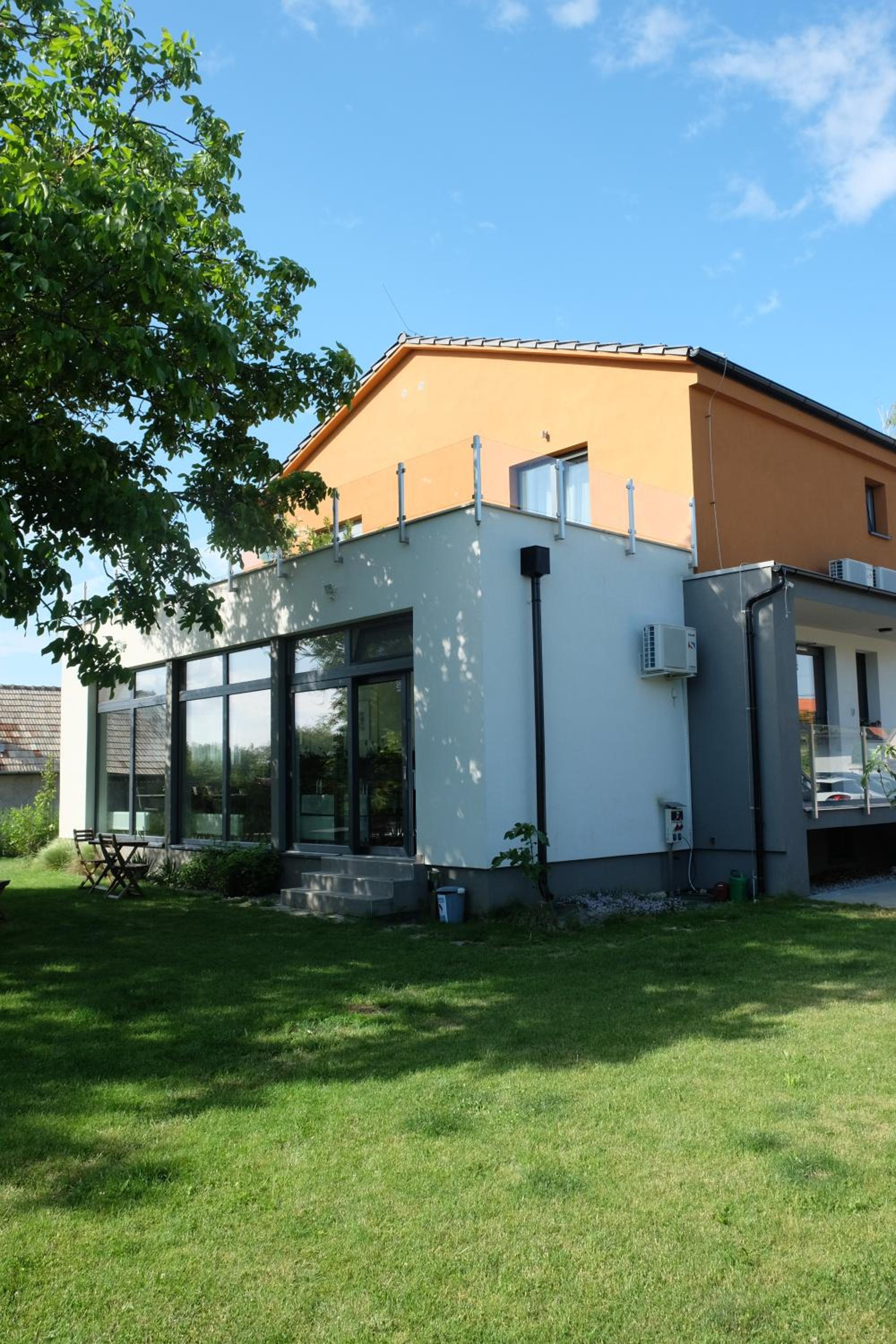 Photo 46