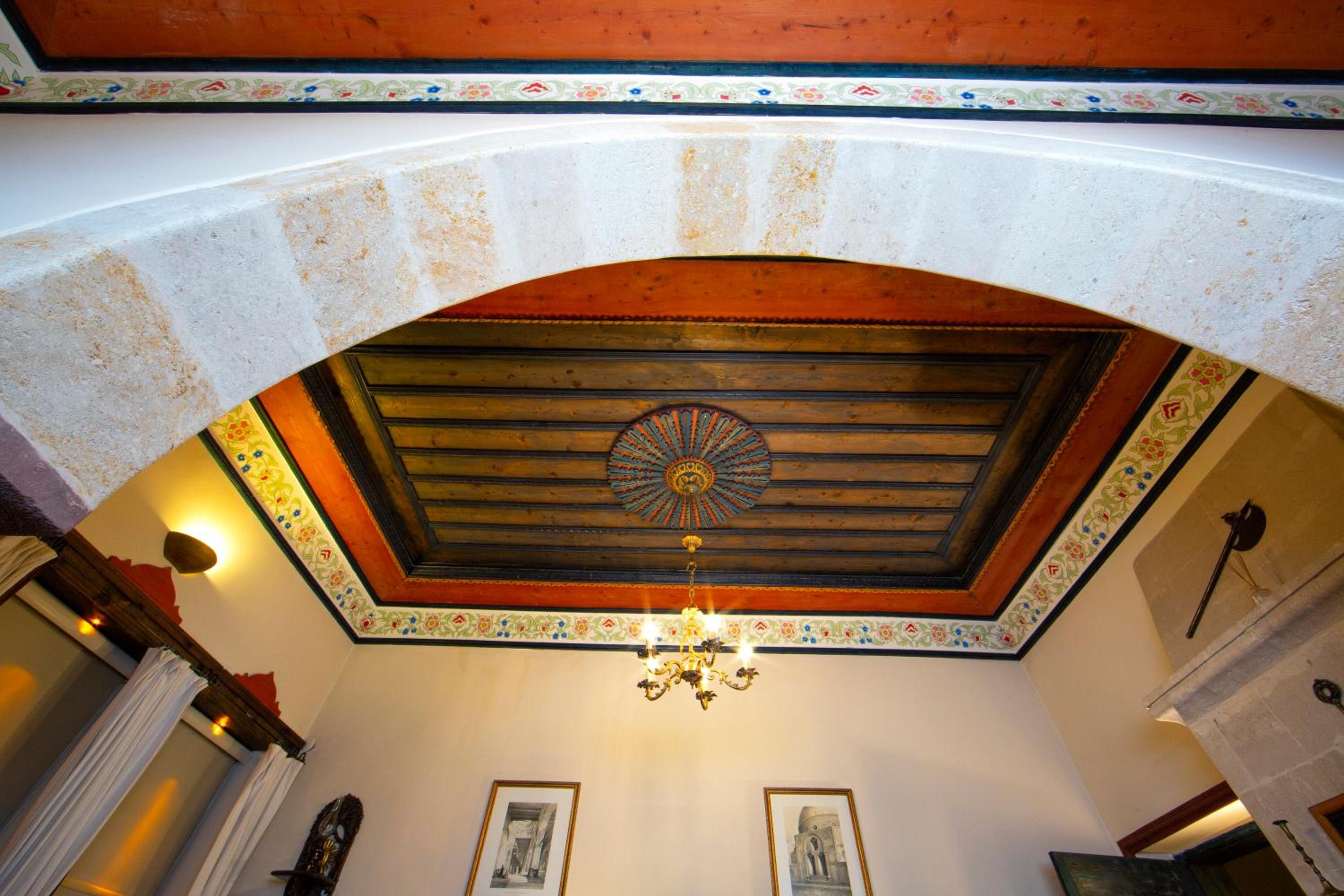 Hotel Kadievi - Image 1