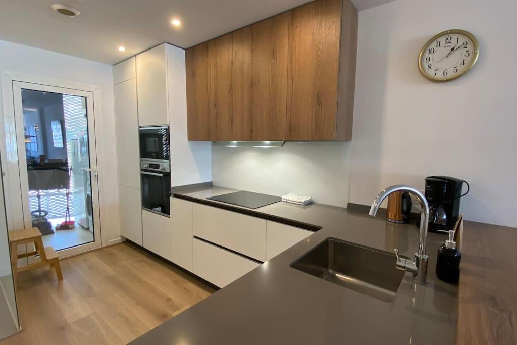 2 bedroom Luxury apartment in Benalmádena view 2