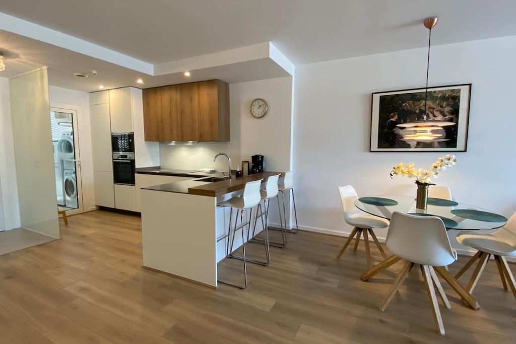 2 bedroom Luxury apartment in Benalmádena view 5