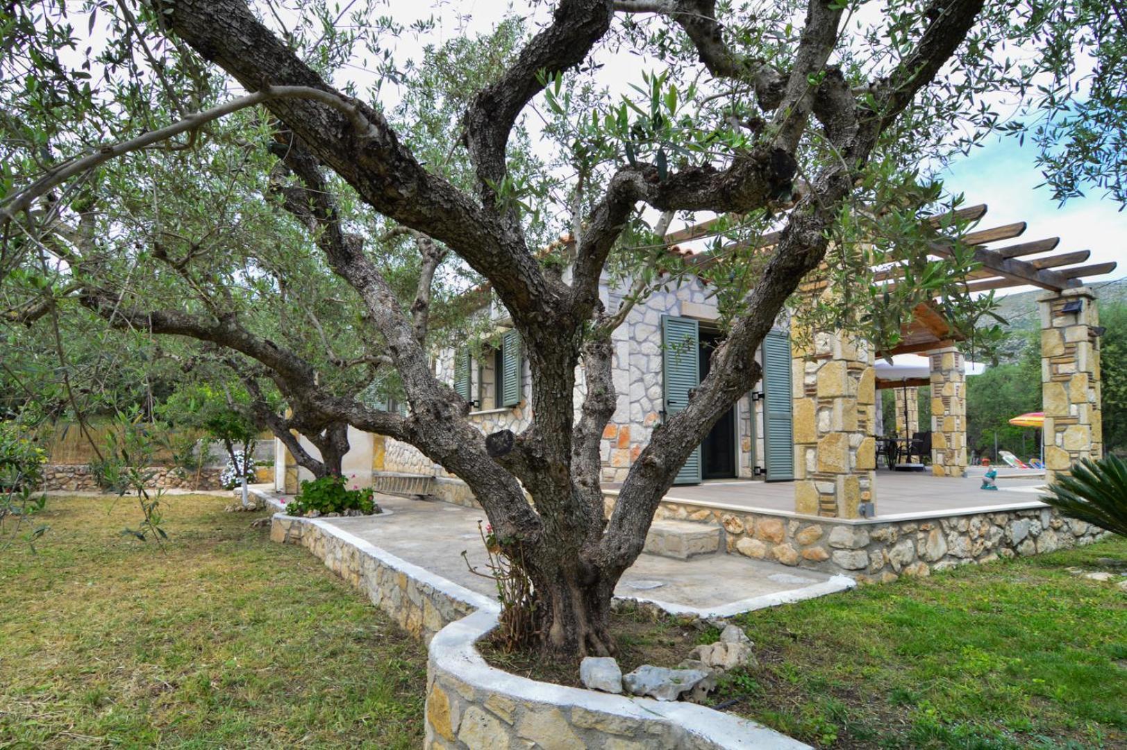 Villa Lobos (Labrini) view 4