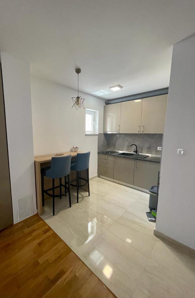 Apartment MV view 3