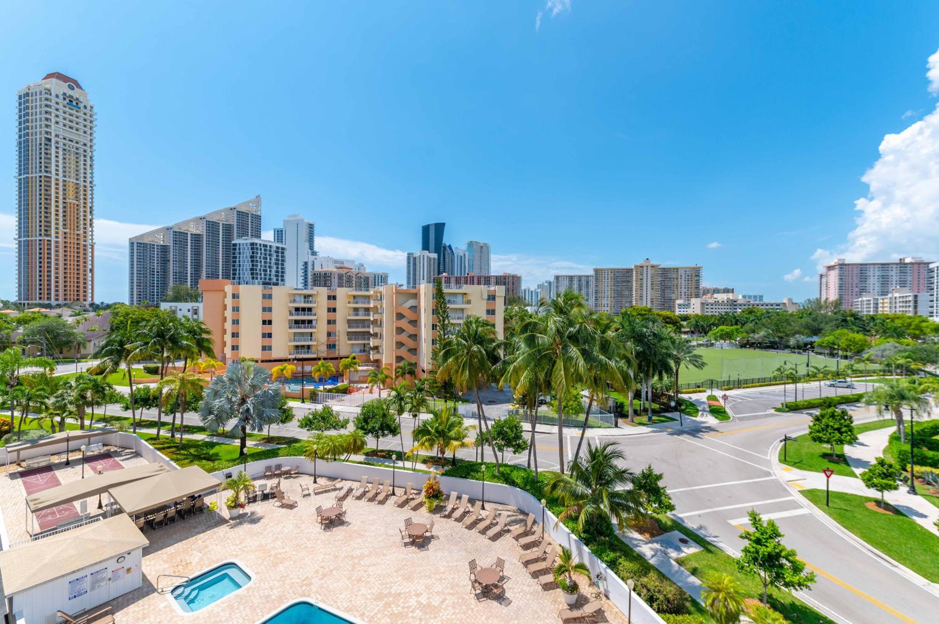 Hotel Quick Walk To The Beach