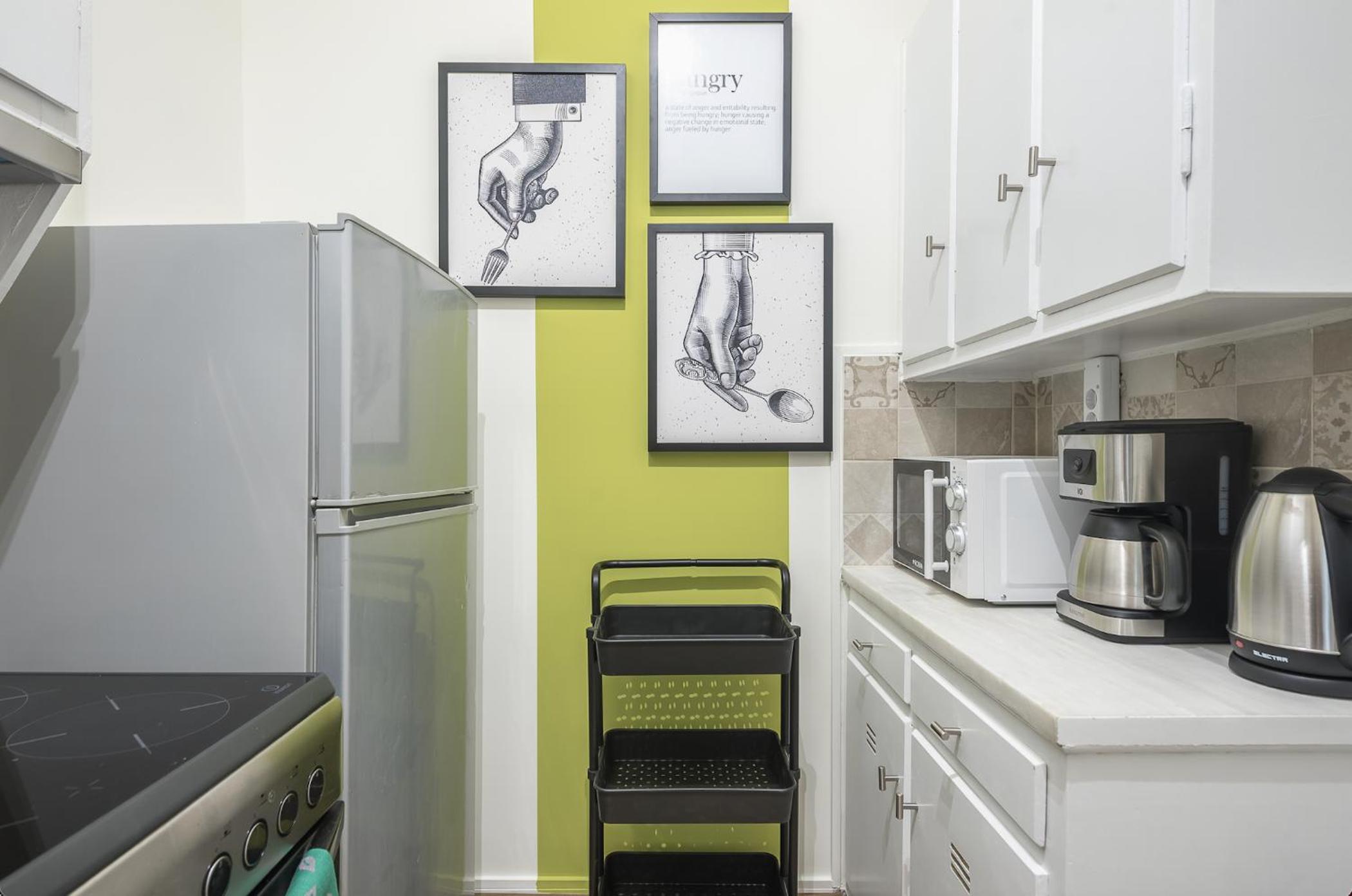 City Suite by Cloudkeys en Athens — kitchen