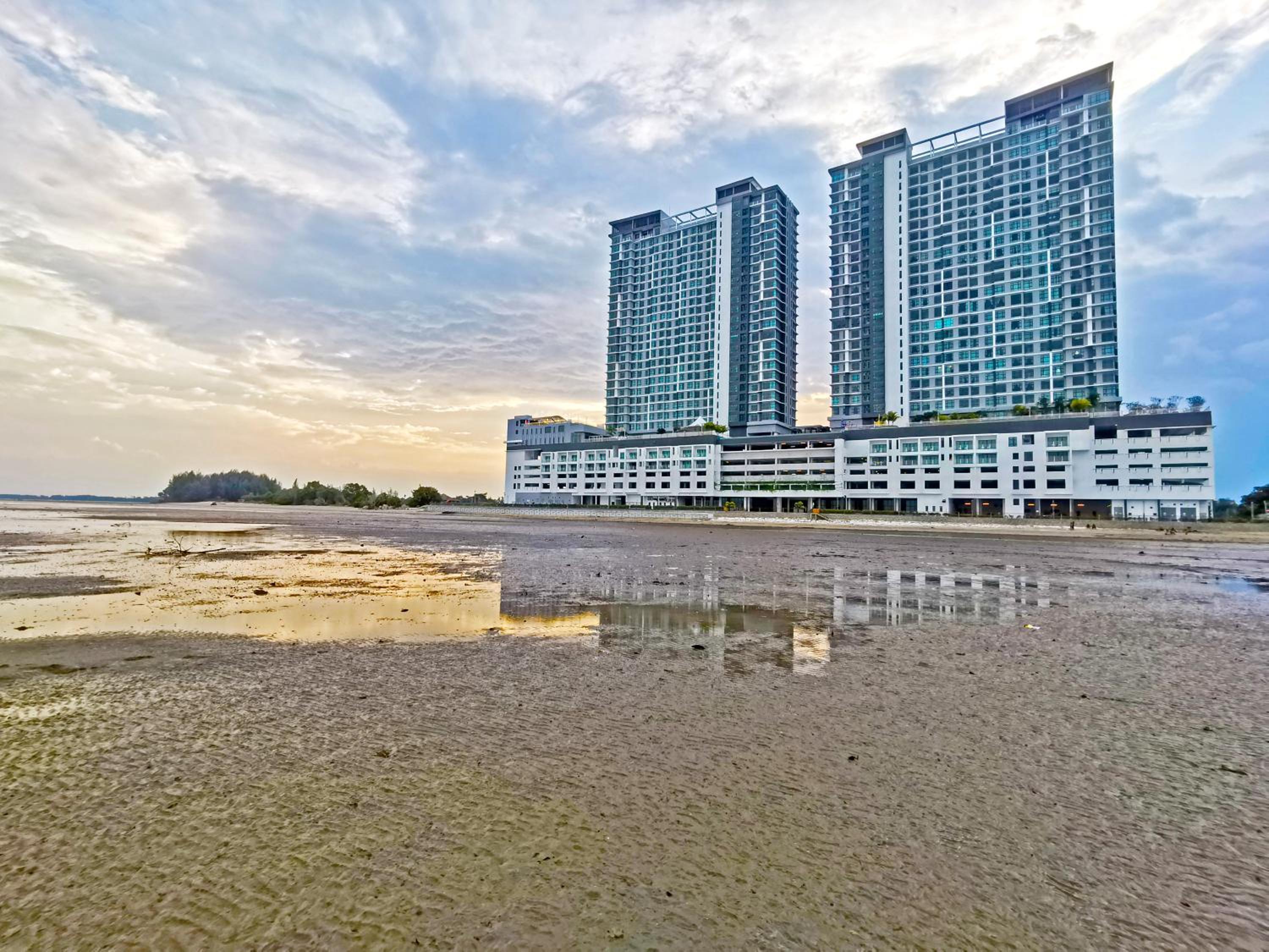 AISI3 Studio Seaview at Tanjung Lumpur photo 5