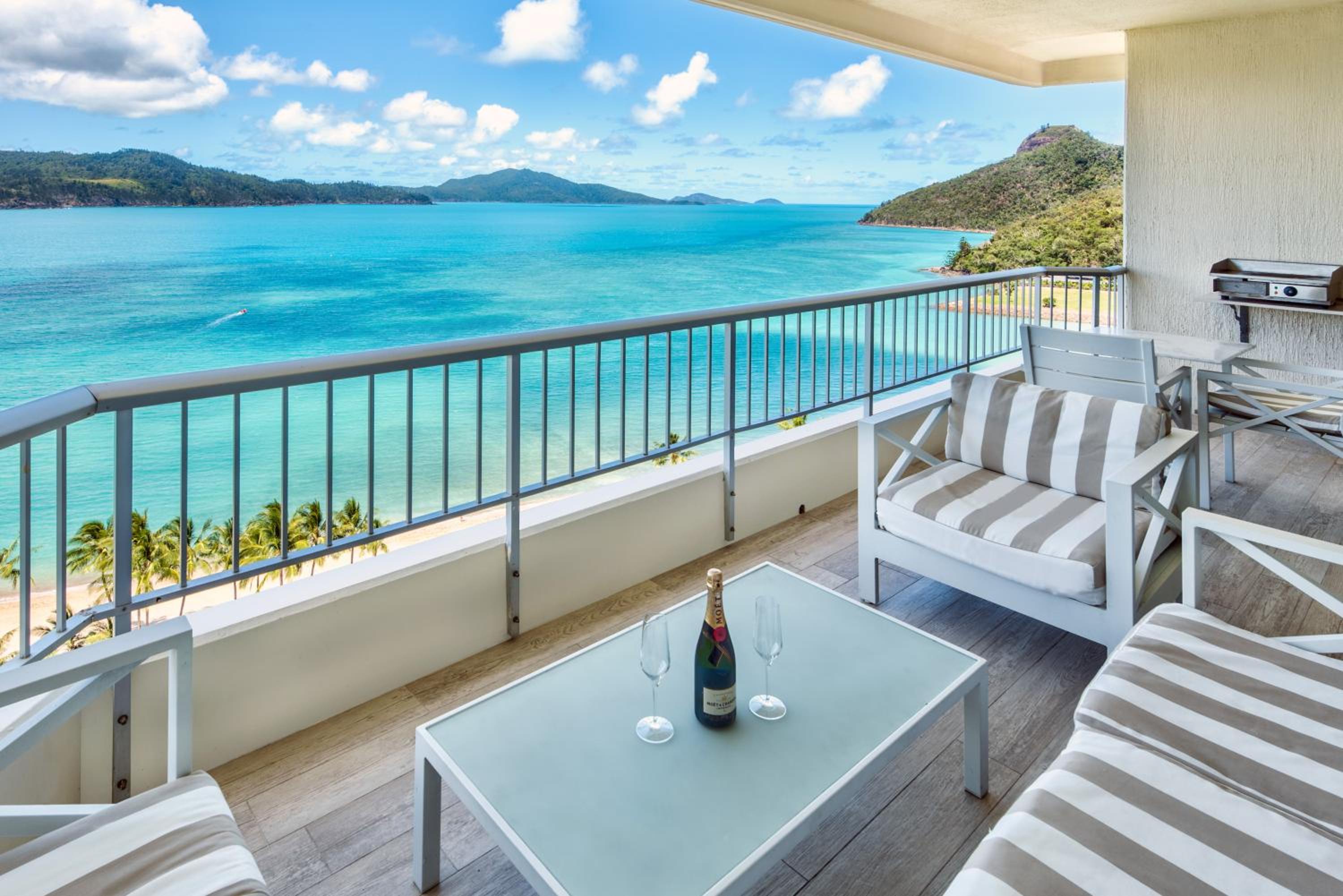 Hotel Whitsunday Apartment 1306 - Image 1