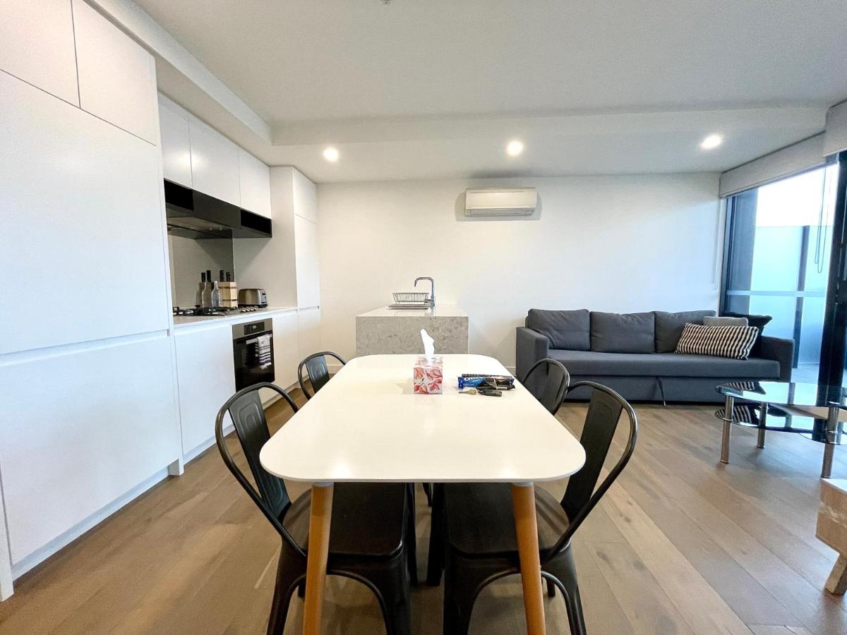 Readyset Apartments at Marque view 3