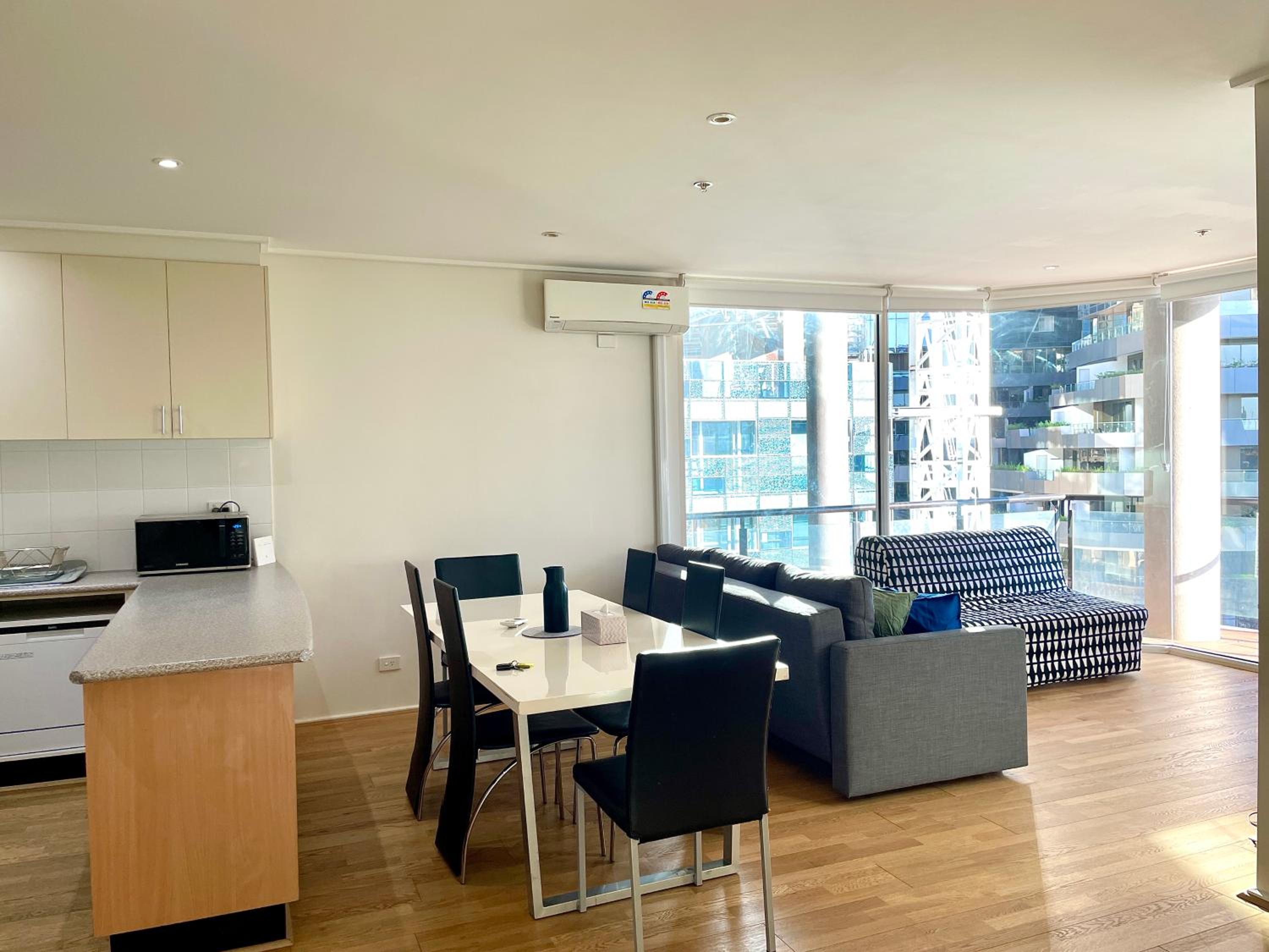 Readyset Apartments at Dockside