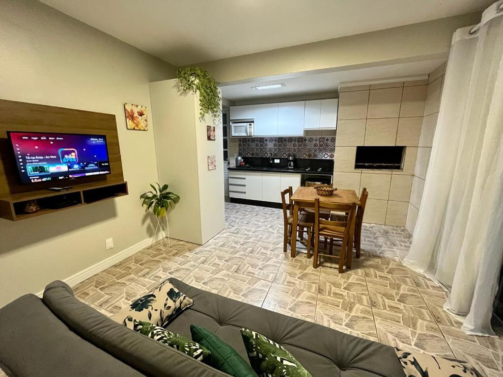 Residencial Bernardo, Meia quadra do trapiche