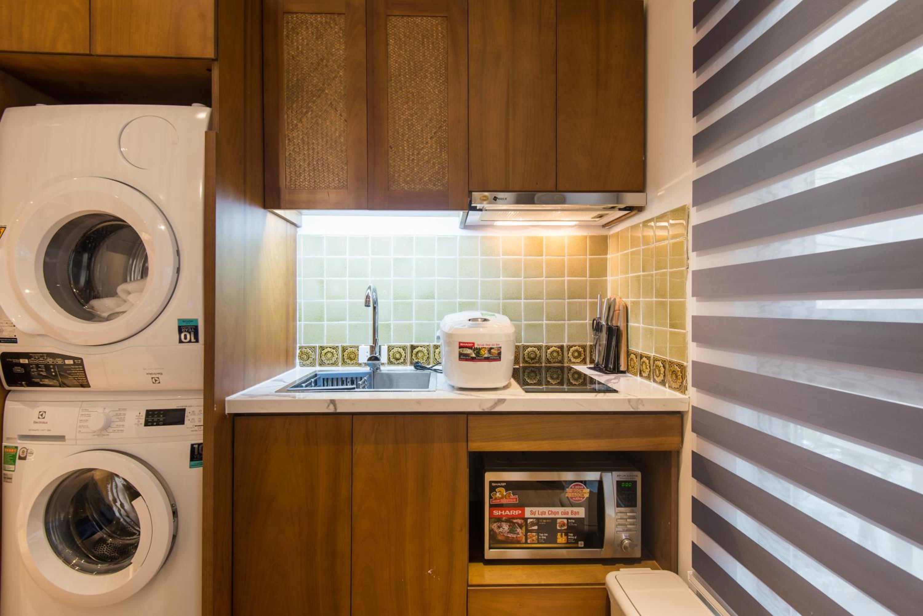 22housing Hotel & Apartment 81 Linh Lang