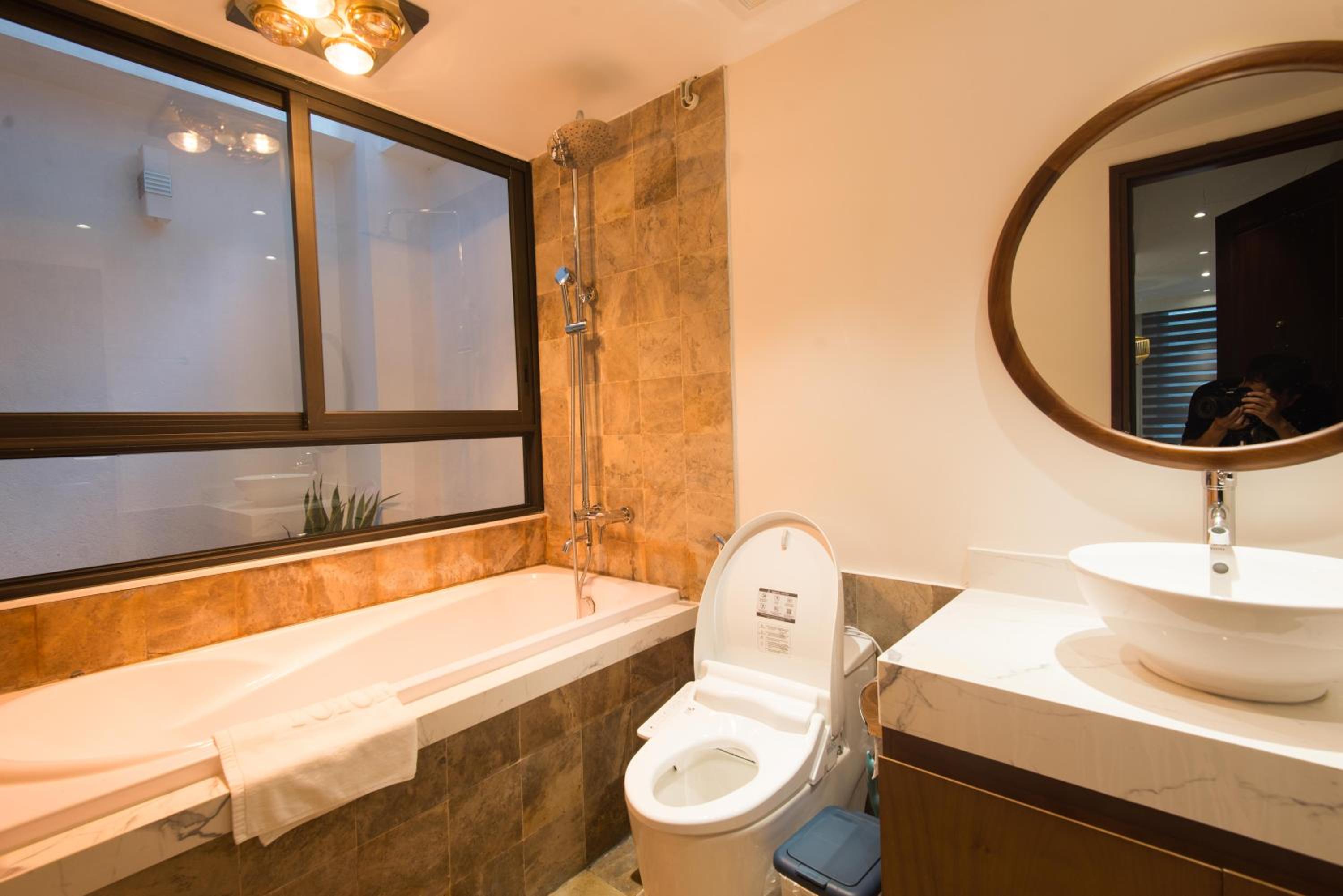 22housing Hotel & Apartment 81 Linh Lang