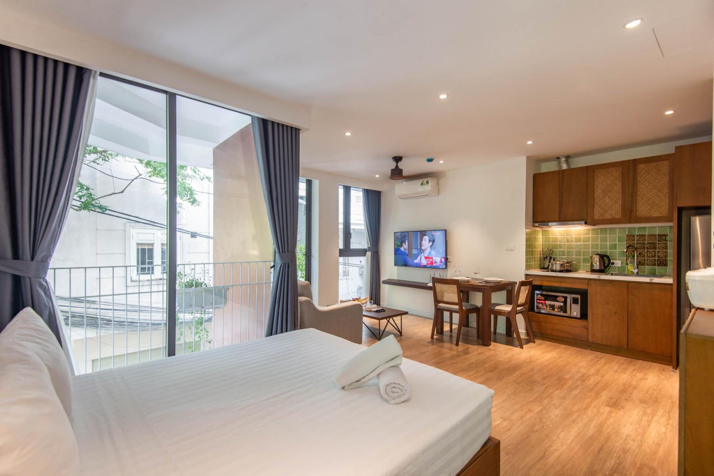 22housing Hotel & Apartment 81 Linh Lang