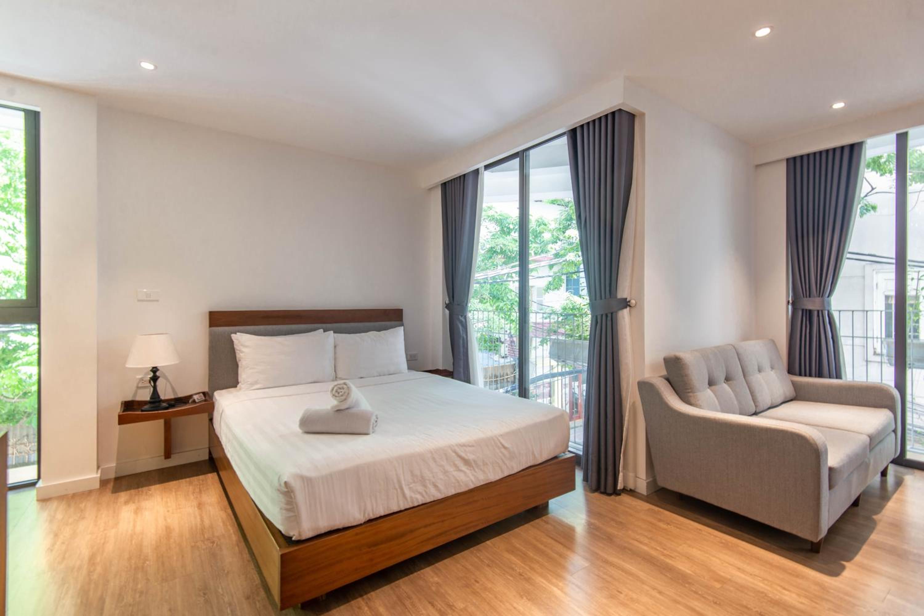 22housing Hotel & Apartment 81 Linh Lang