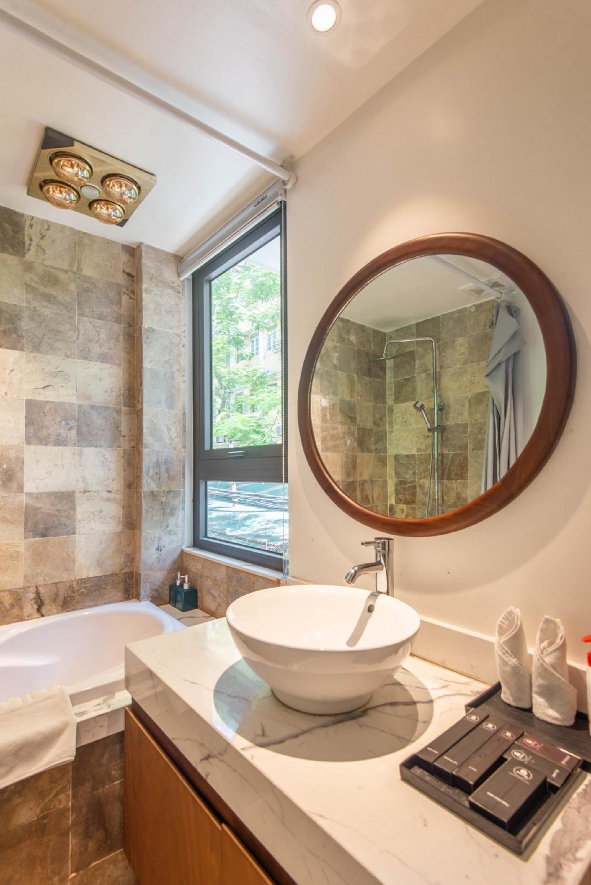 22housing Hotel & Apartment 81 Linh Lang
