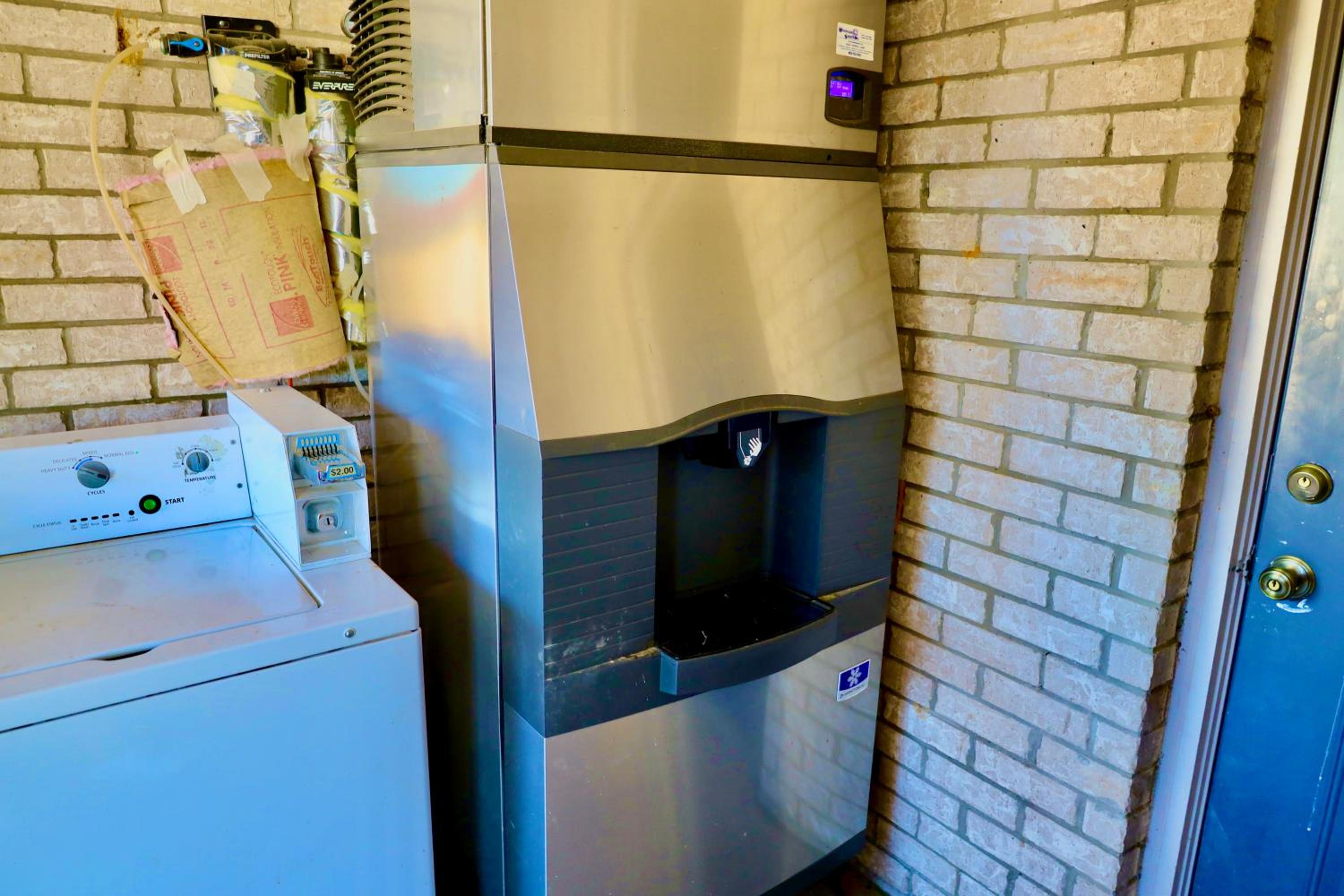 Regency Inn & Suites